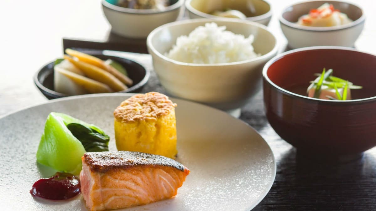 [Meals] Start your day with nutritious Japanese cuisine made with fresh local ingredients.