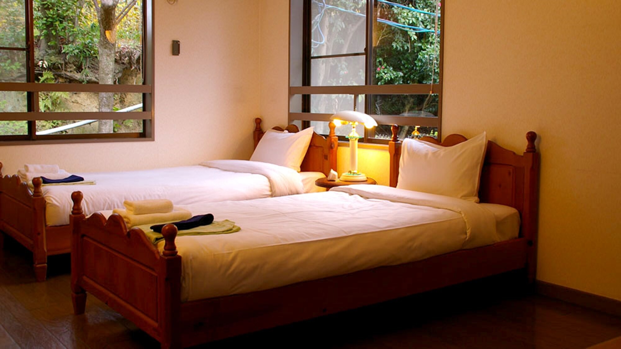 *Kamar Twin