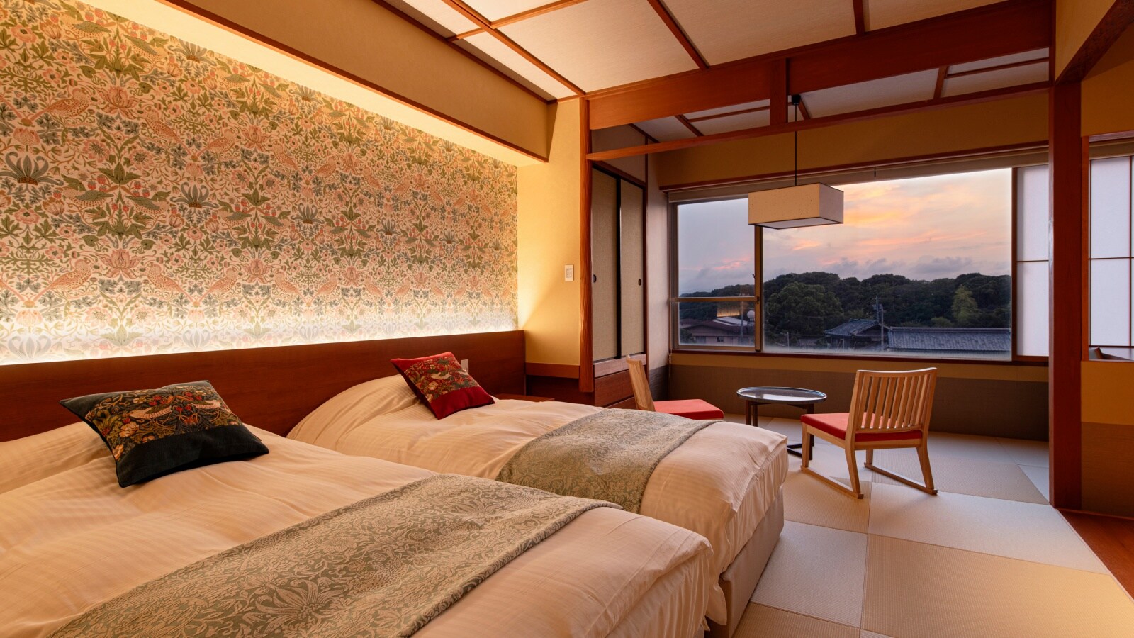 Chúng tôi cũng chú trọng vào việc thư giãn, cung cấp giường kiểu Pháp thoải mái, đá thơm và gối có thể điều chỉnh độ cao.