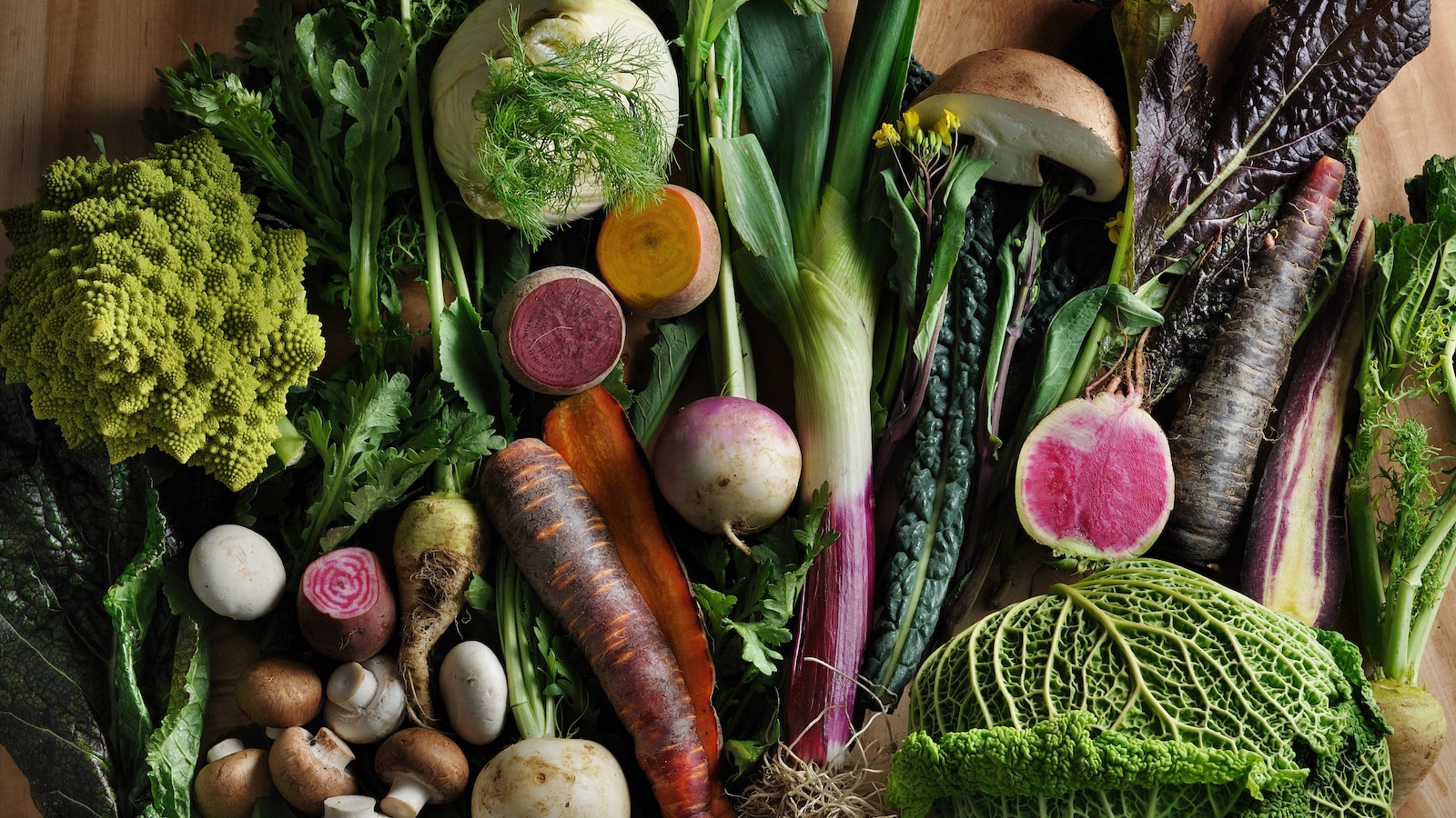 Biwacollage: Carefully selected ingredients. The chef personally goes to the local area to select them.