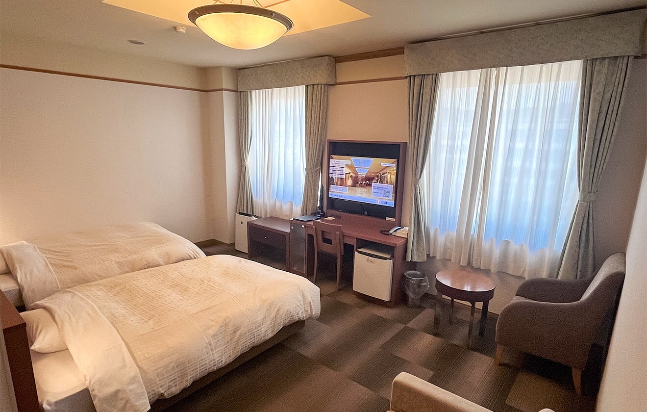 <Deluxe Twin> Enjoy a quality time in a spacious, superior twin room.