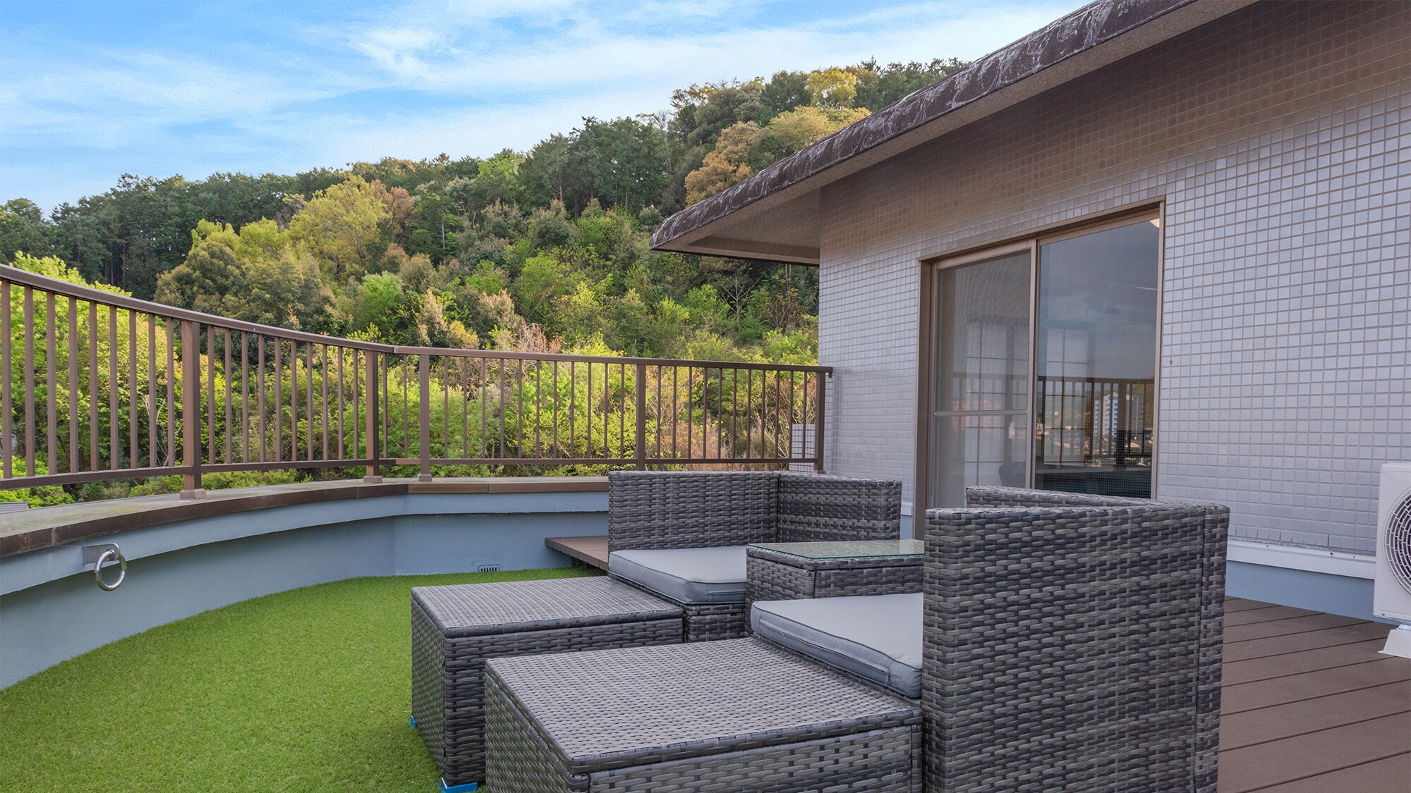 ห้องพิเศษ 401 มุมมองจากระเบียงภายนอก