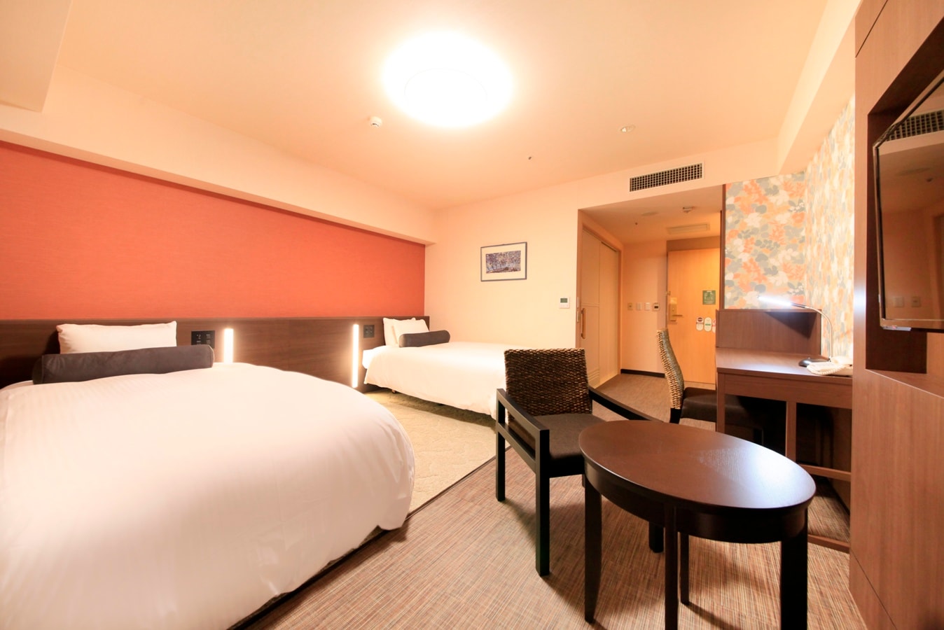 universal twin room