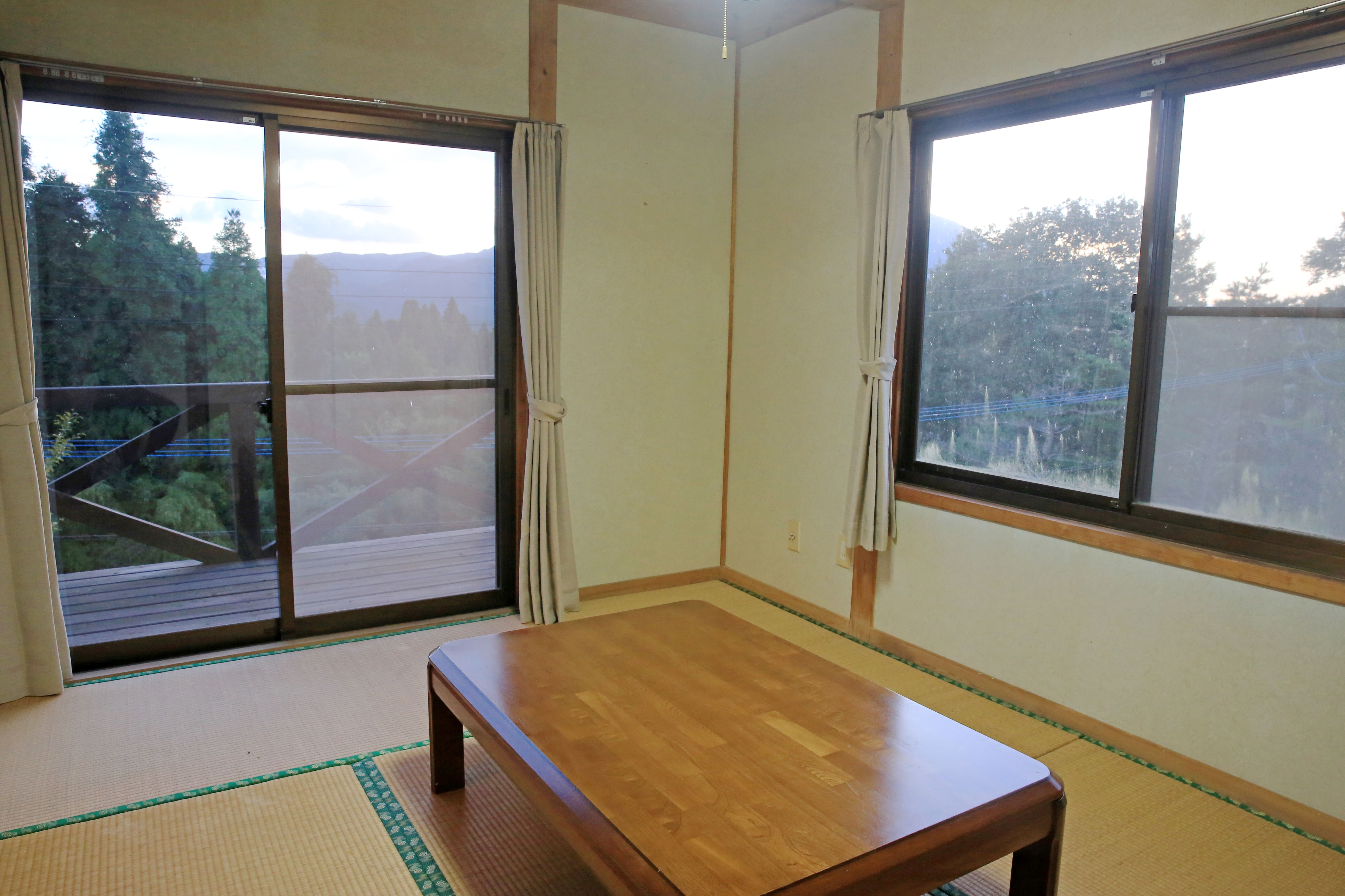 Japanese-style room