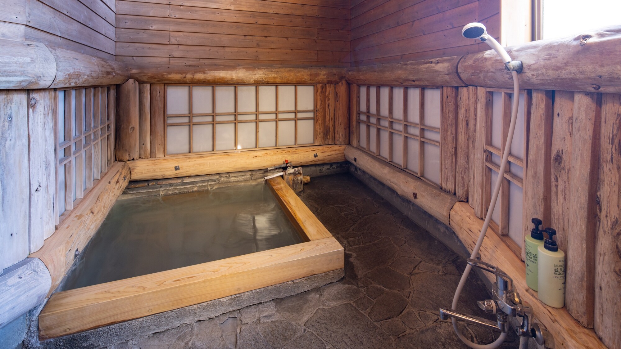 [Private bath] Large enough for about 3 people (reservations not accepted)