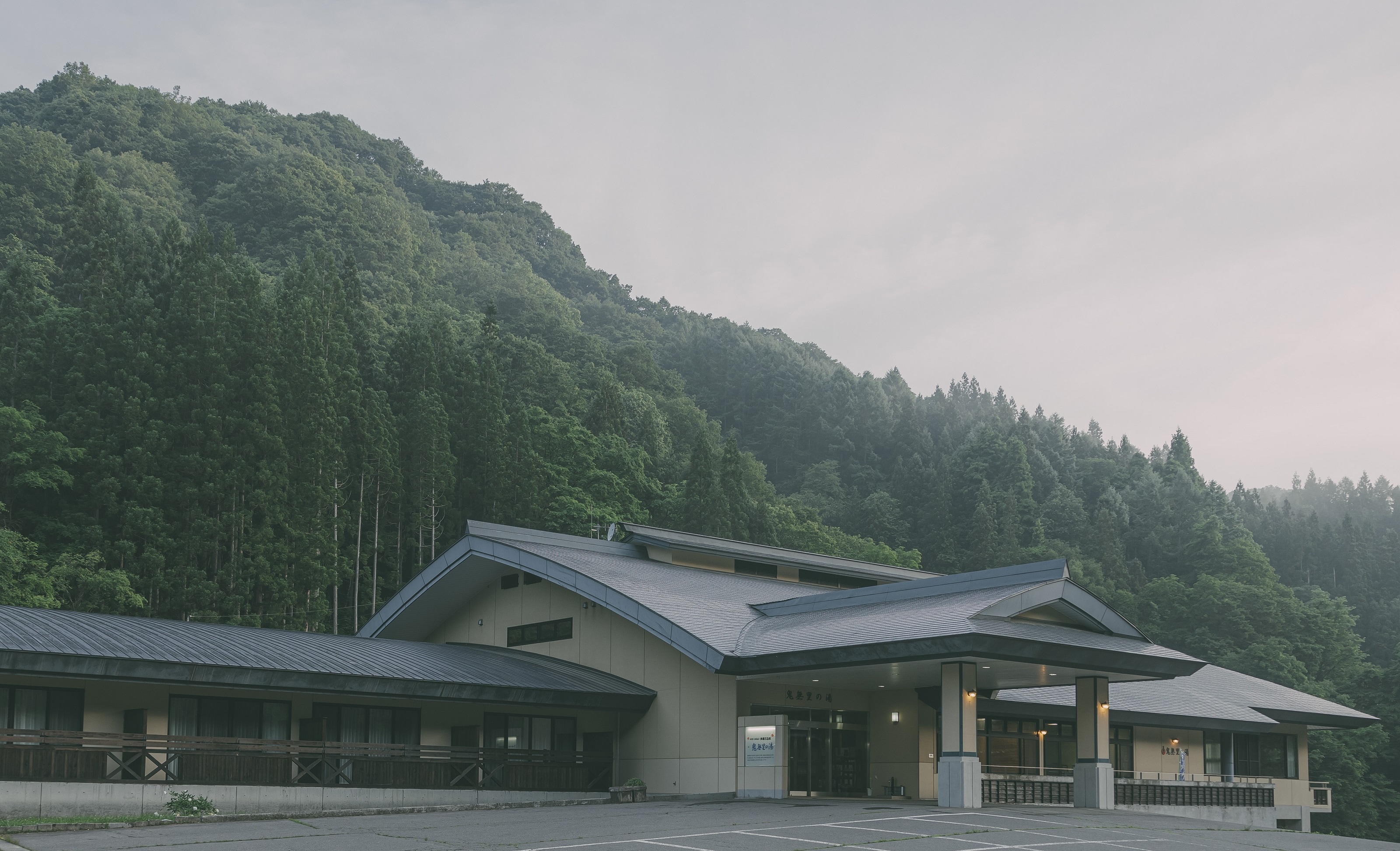 Exterior: Early morning