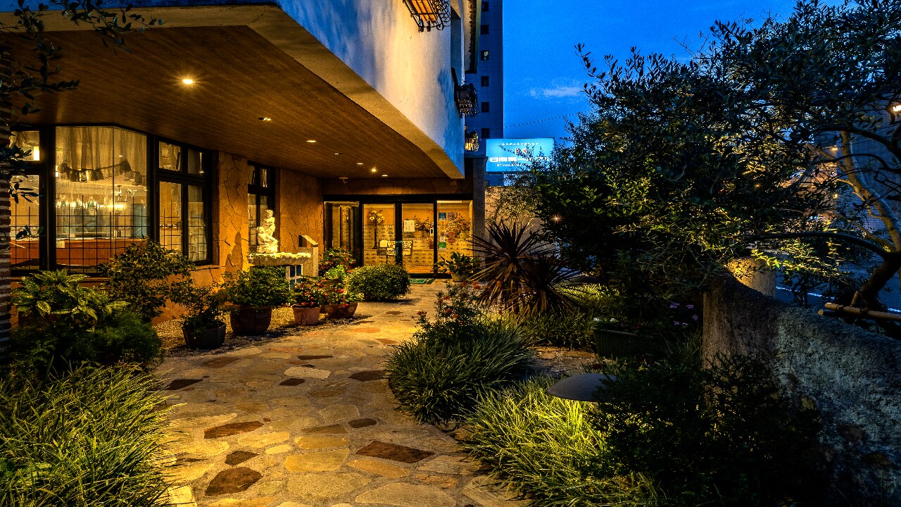 An entrance that exudes the atmosphere of a Provencal resort