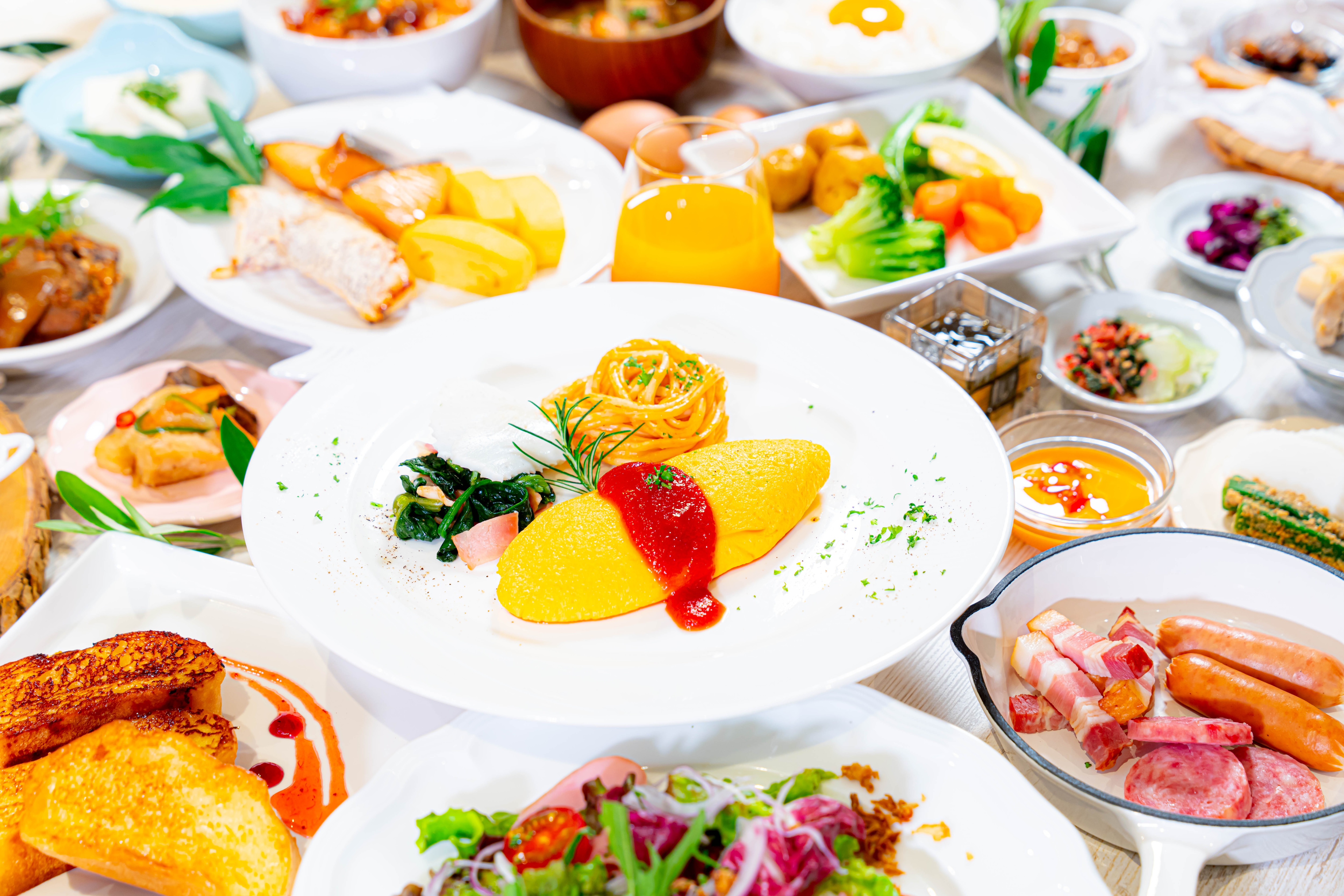 [Breakfast] A live kitchen buffet with a wide variety of about 40 dishes (Japanese, Western, Chinese)