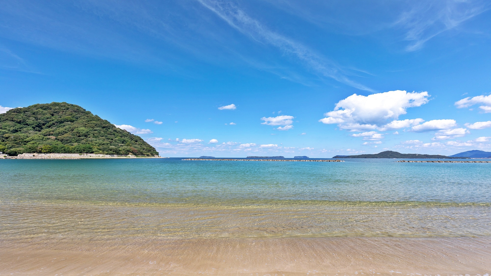 ●Kikugahama Beach and Shizukiyama, a nationally designated natural monument