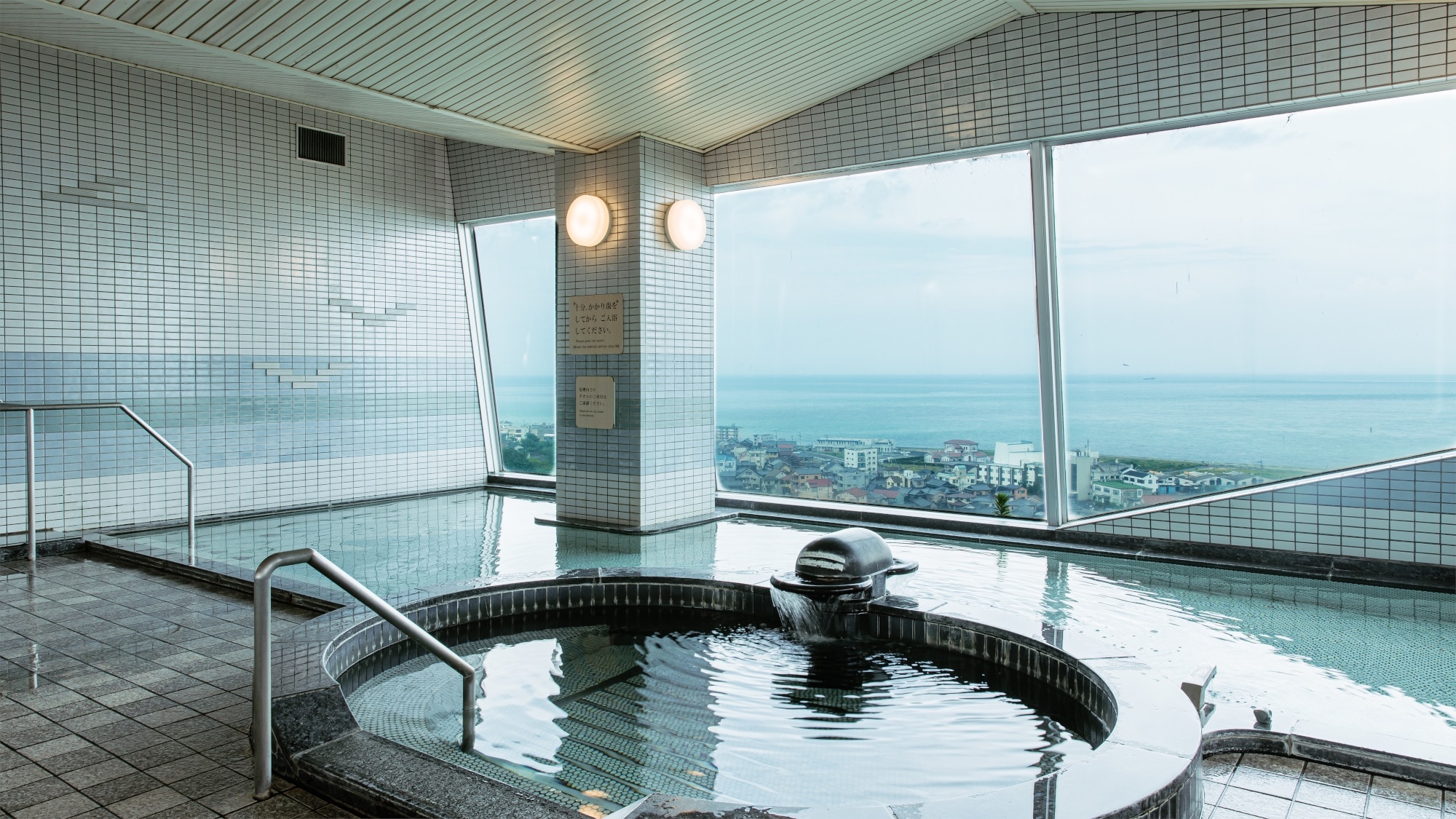 Panoramic large bath