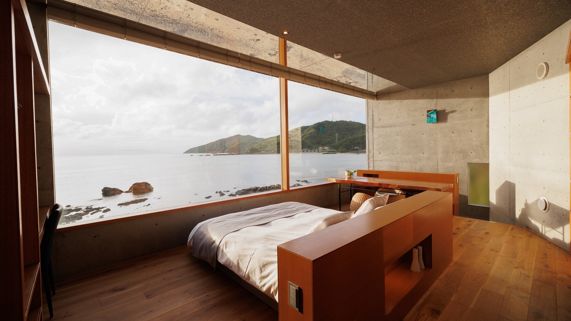 [วิลล่าสวีทเอ็กซ์คลูซีฟ เตียงควีนไซส์ เมซอเน็ต] หน้าต่างบานใหญ่ในห้องทำหน้าที่เป็นกรอบรูปสำหรับชมวิว