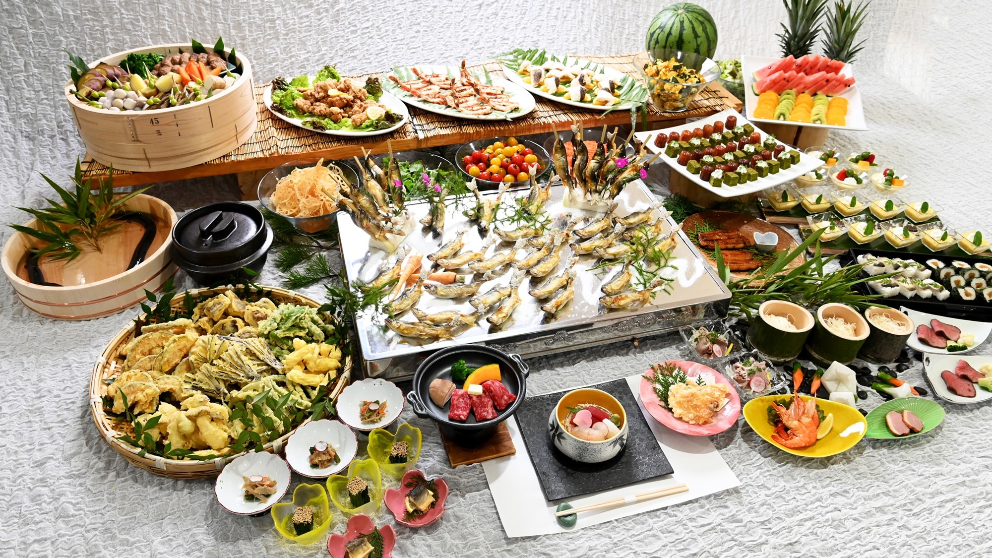 【川湯みどりや】夕食バイキング　夏のメニュー（一例）