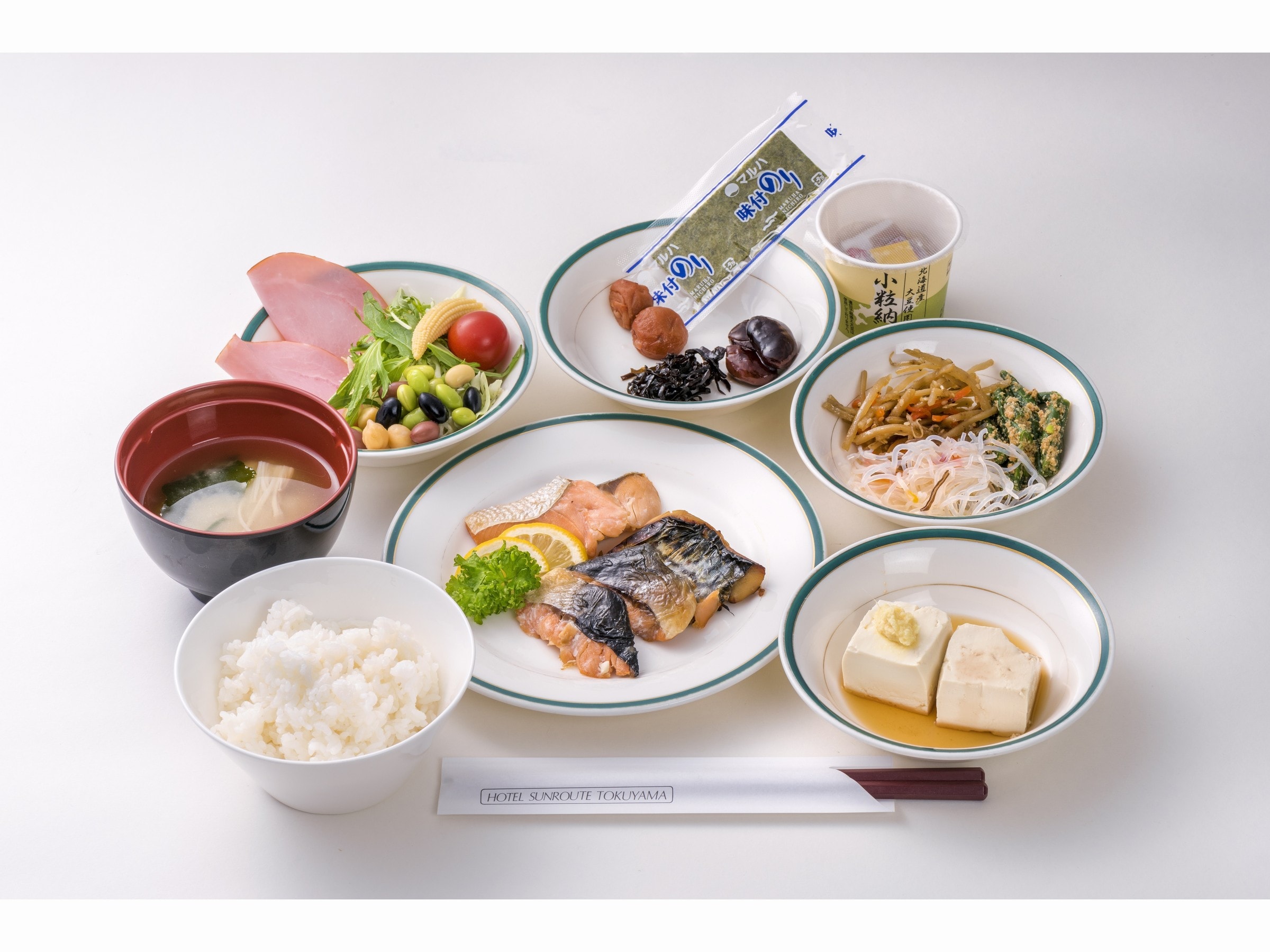 Prasmanan sarapan (contoh makanan Jepang)