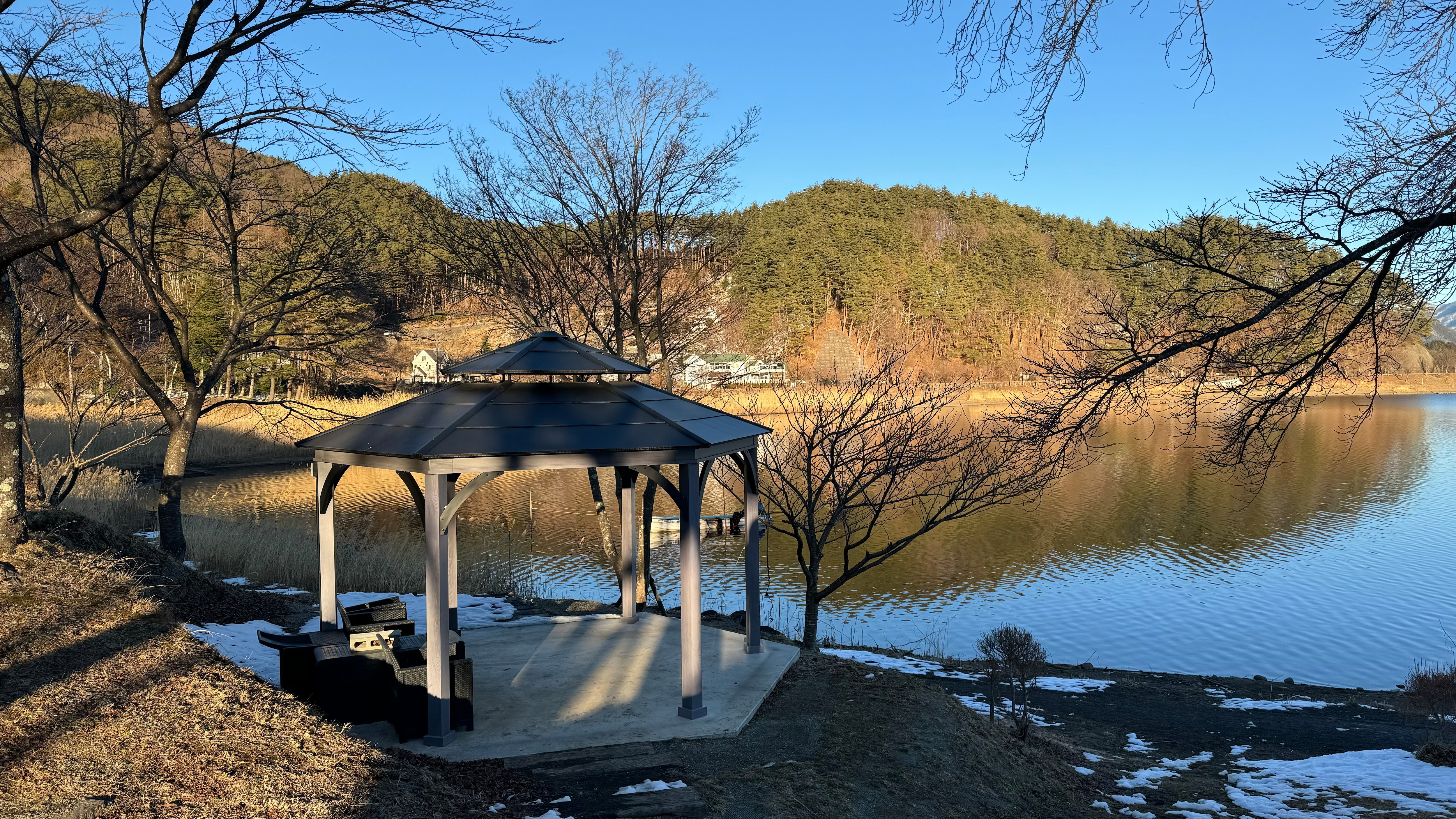 [Ngoại thất] Khu vườn trước khách sạn