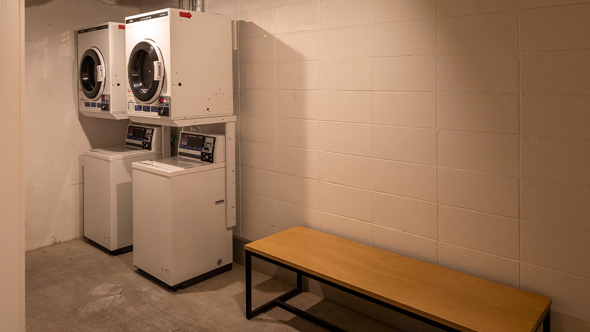 There is also a coin laundry exclusively for guests. Great for long trips or consecutive nights [Coin laundry/24H]