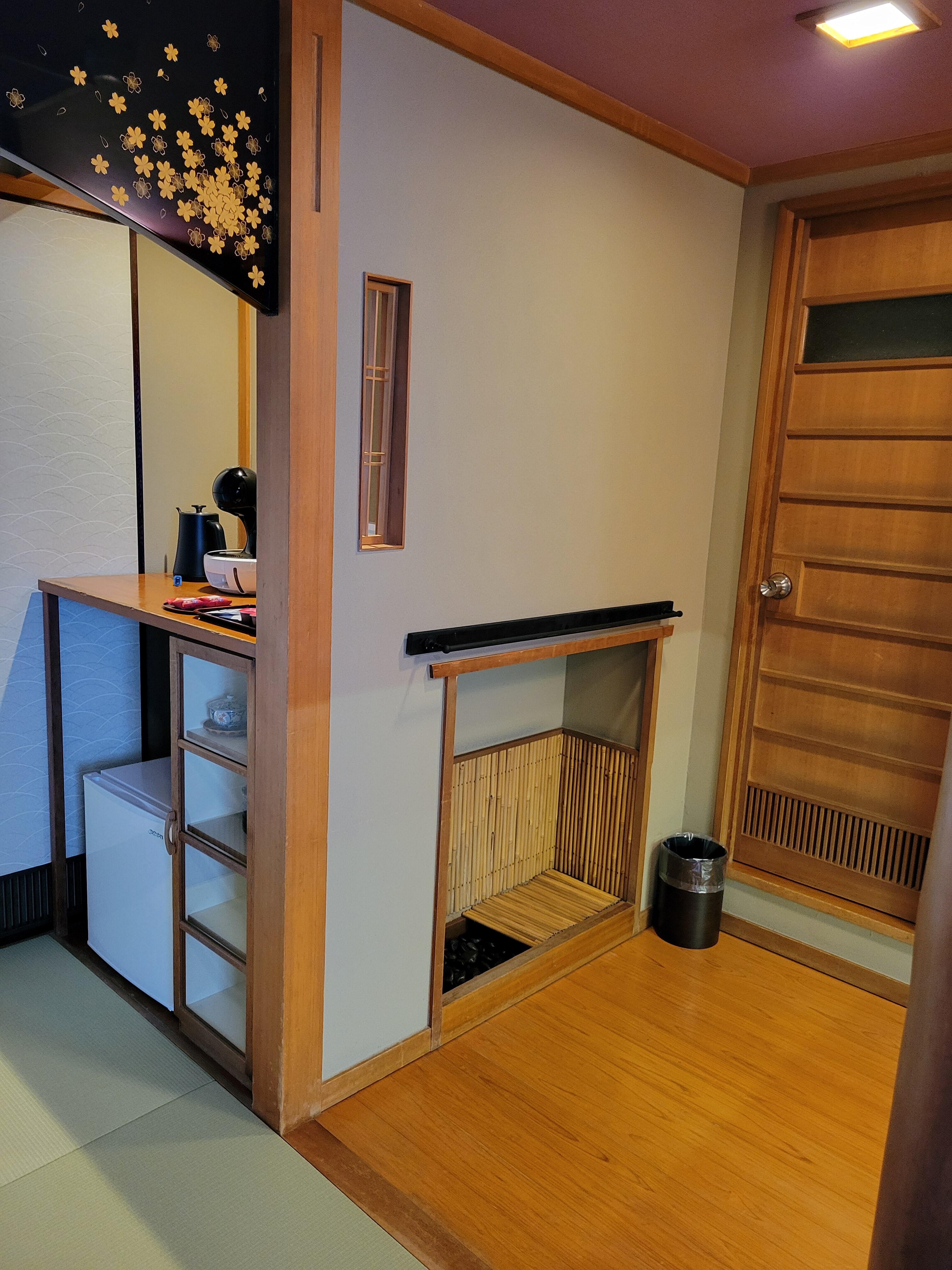 15 tatami room type entrance