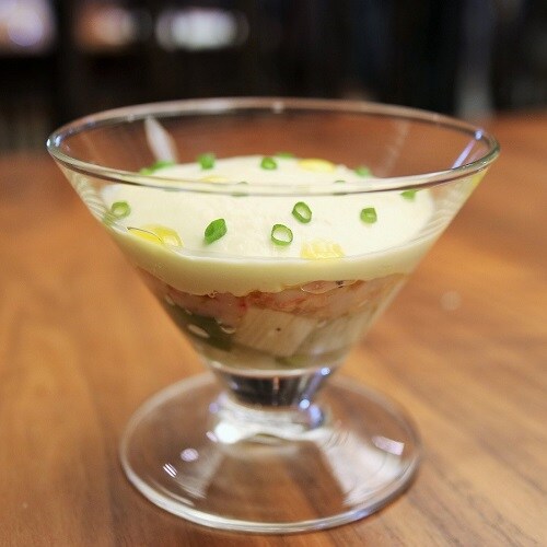 Mousse tôm ngọt và hành lá