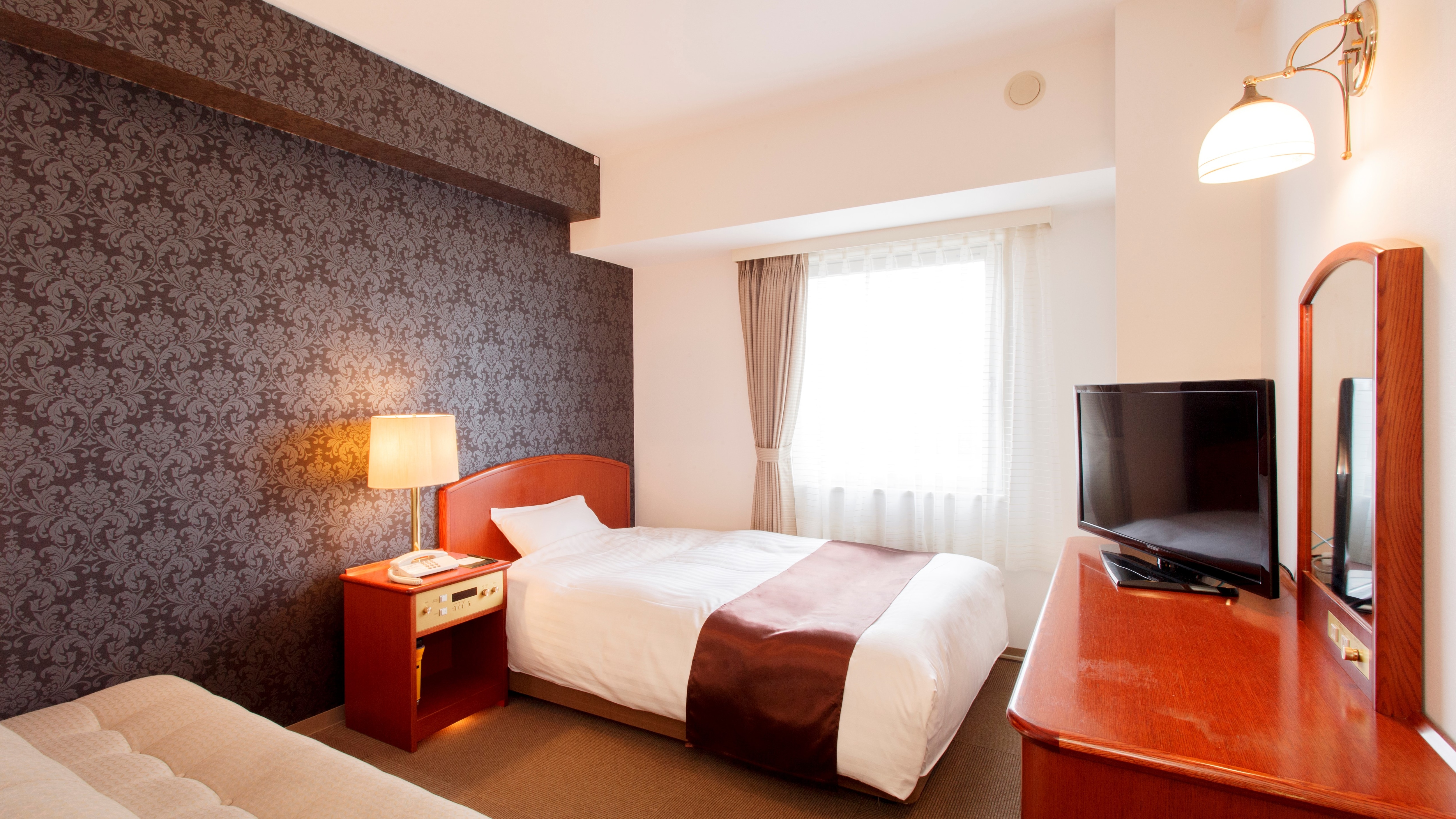 Single room. With relaxation first, all semi-double beds are used.
