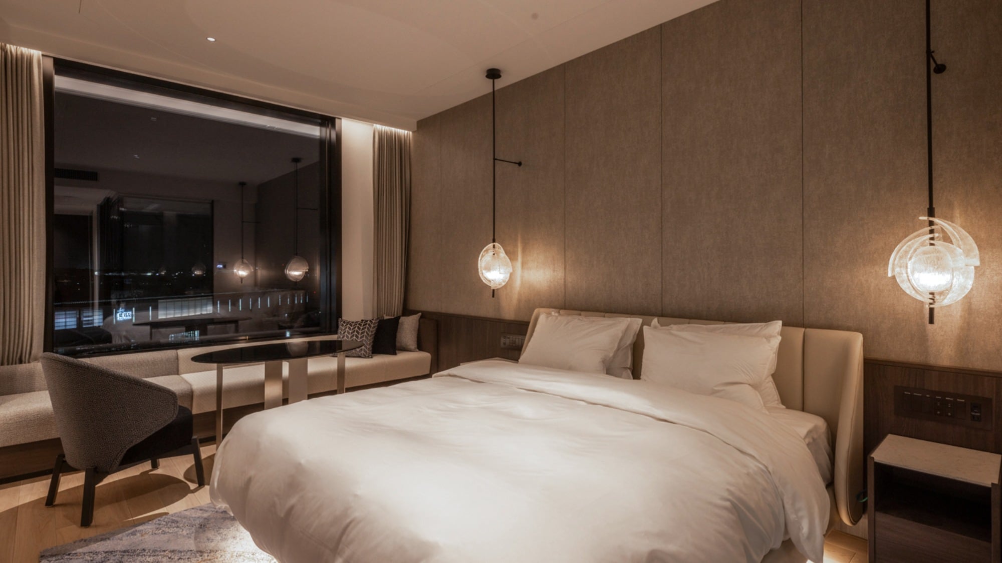 雙人房｜平均32平方米