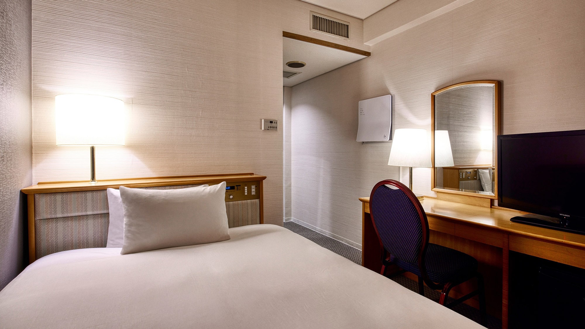 Two people can sleep comfortably. | Standard Double