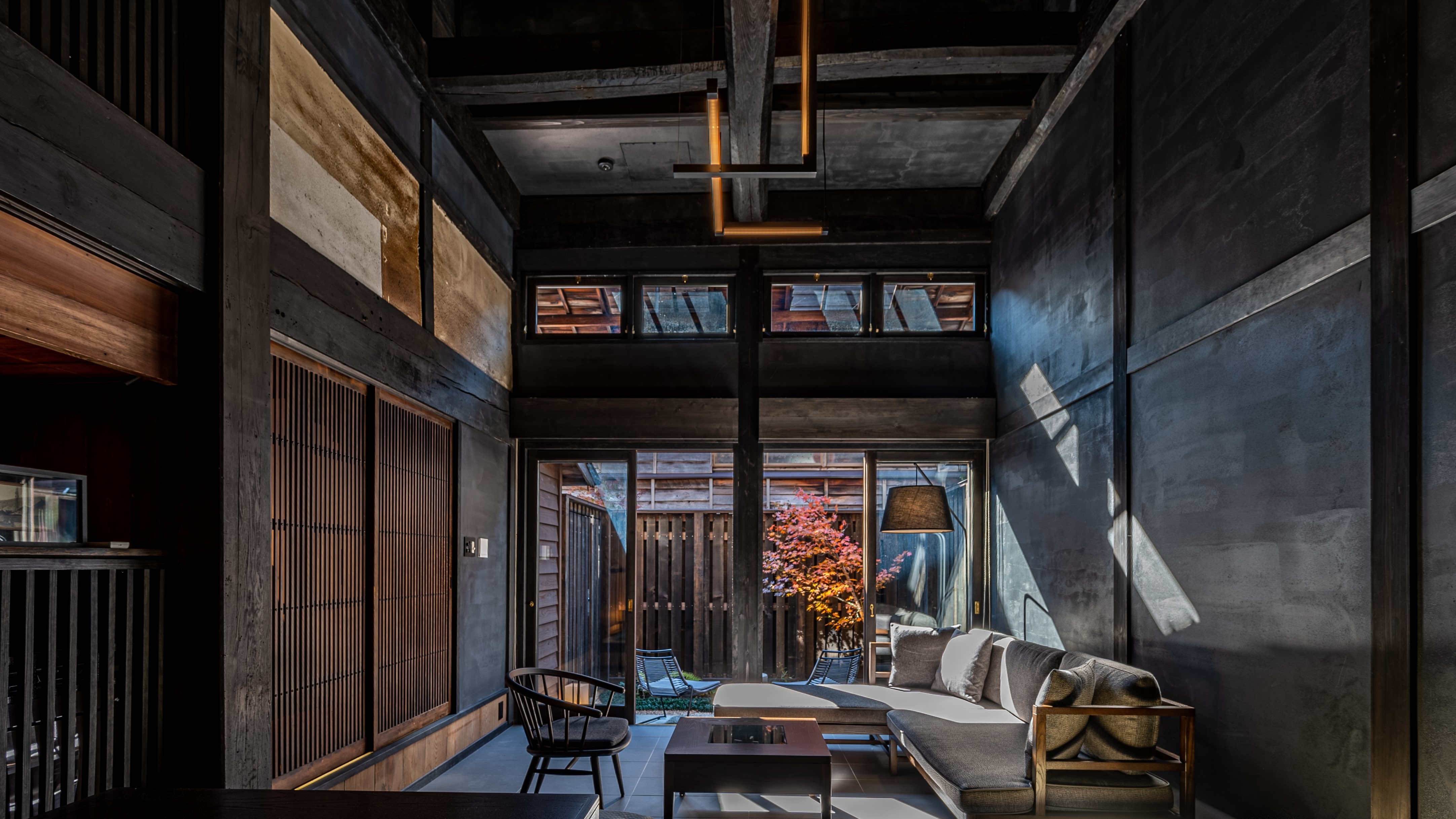 [Toshiyoshiya] A dynamic space that represents the Hyakusan / Shirakawago
