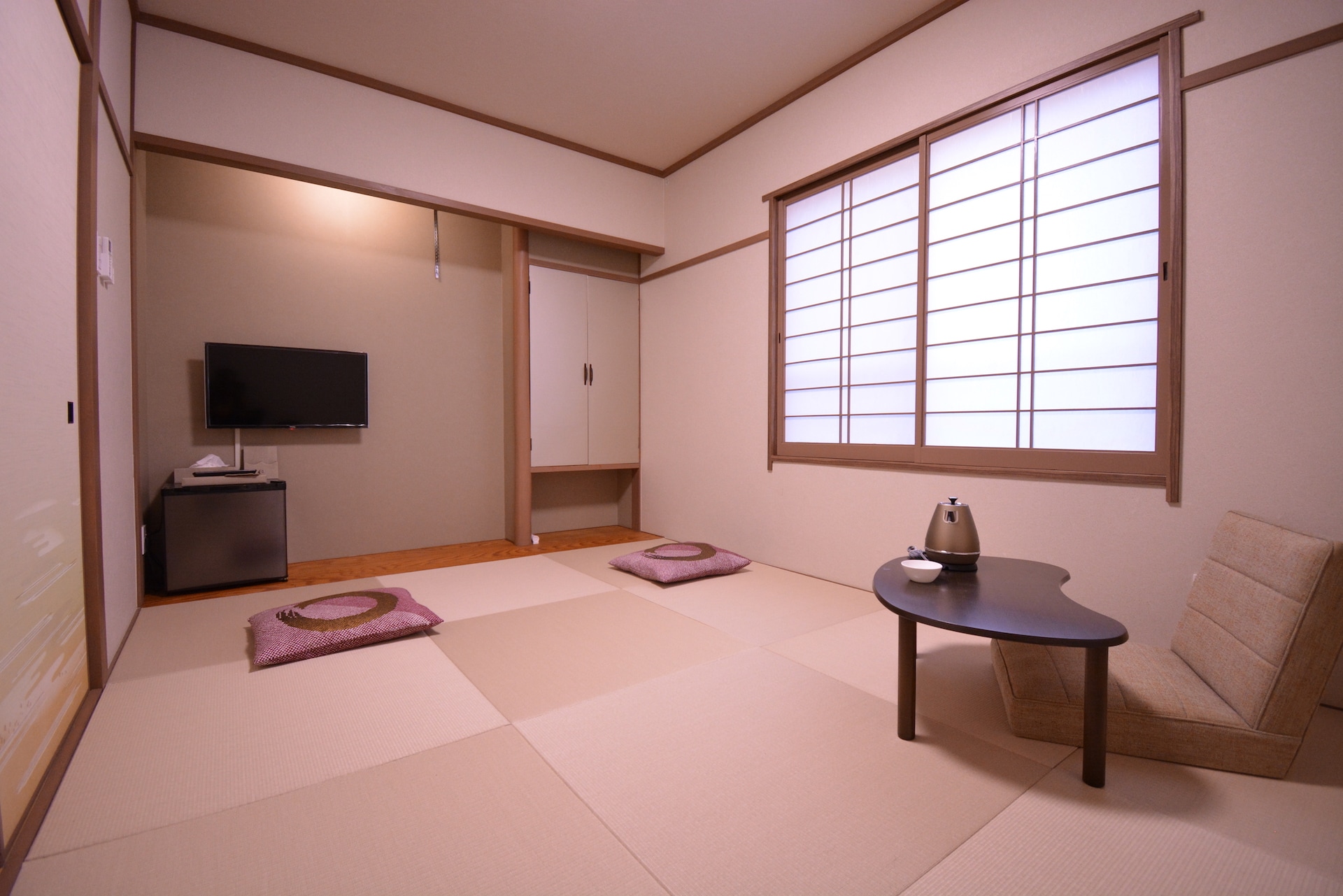 Room 303 [Capacity 1-2 people]