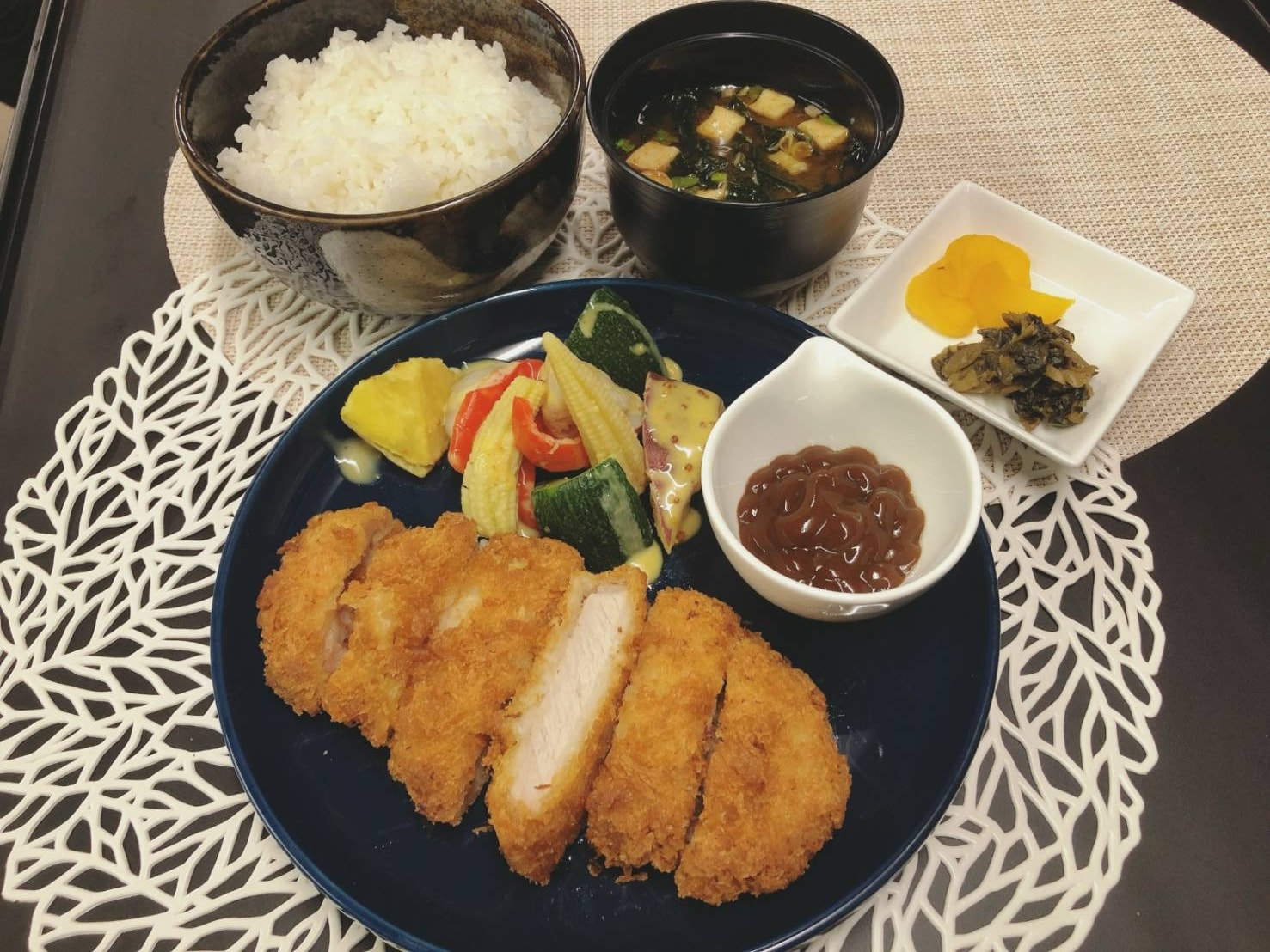 Crispy pork cutlet set meal