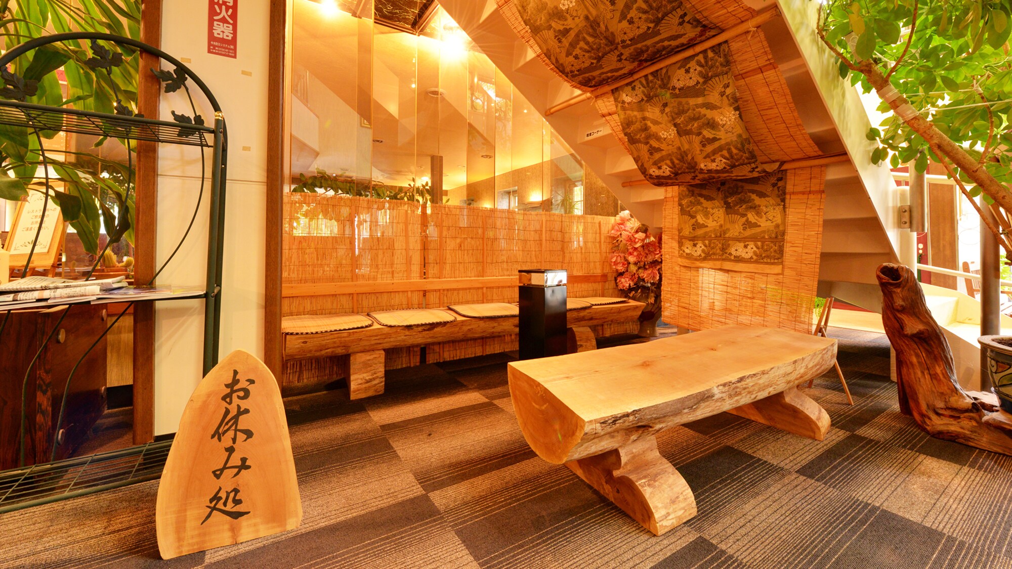 * 前廳/放鬆的空間，稍事休息。讓天窗射進來的陽光讓您放鬆身心。