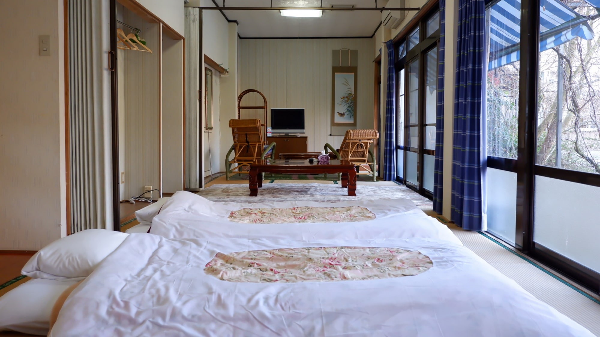 *[Guest room example] 18 tatami Japanese-style room. A large room recommended for groups or trips with three generations.
