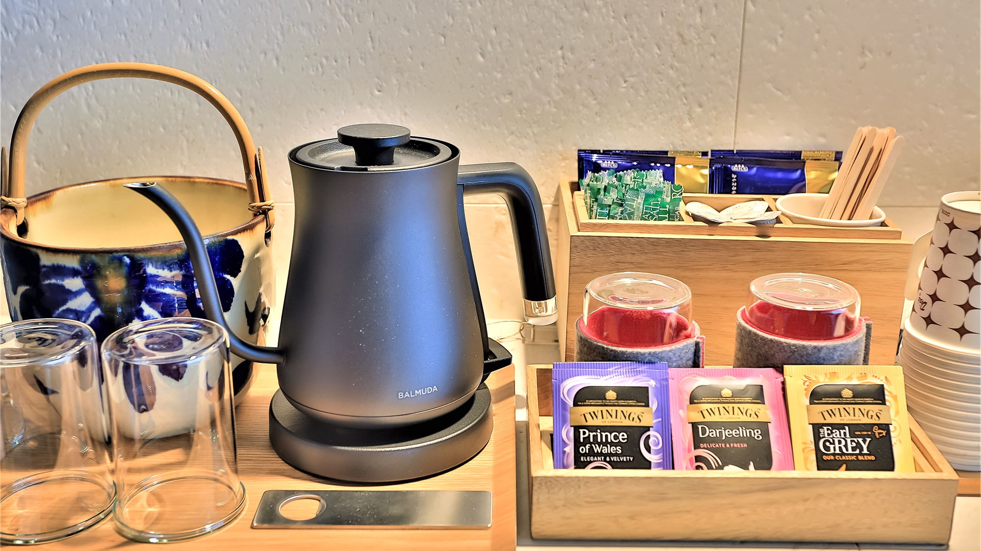 ・Enjoy coffee, tea, or whatever suits your mood.