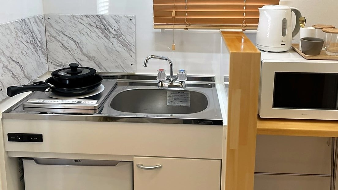 Guest rooms: Equipped with a simple kitchen, so simple cooking is possible <Example>