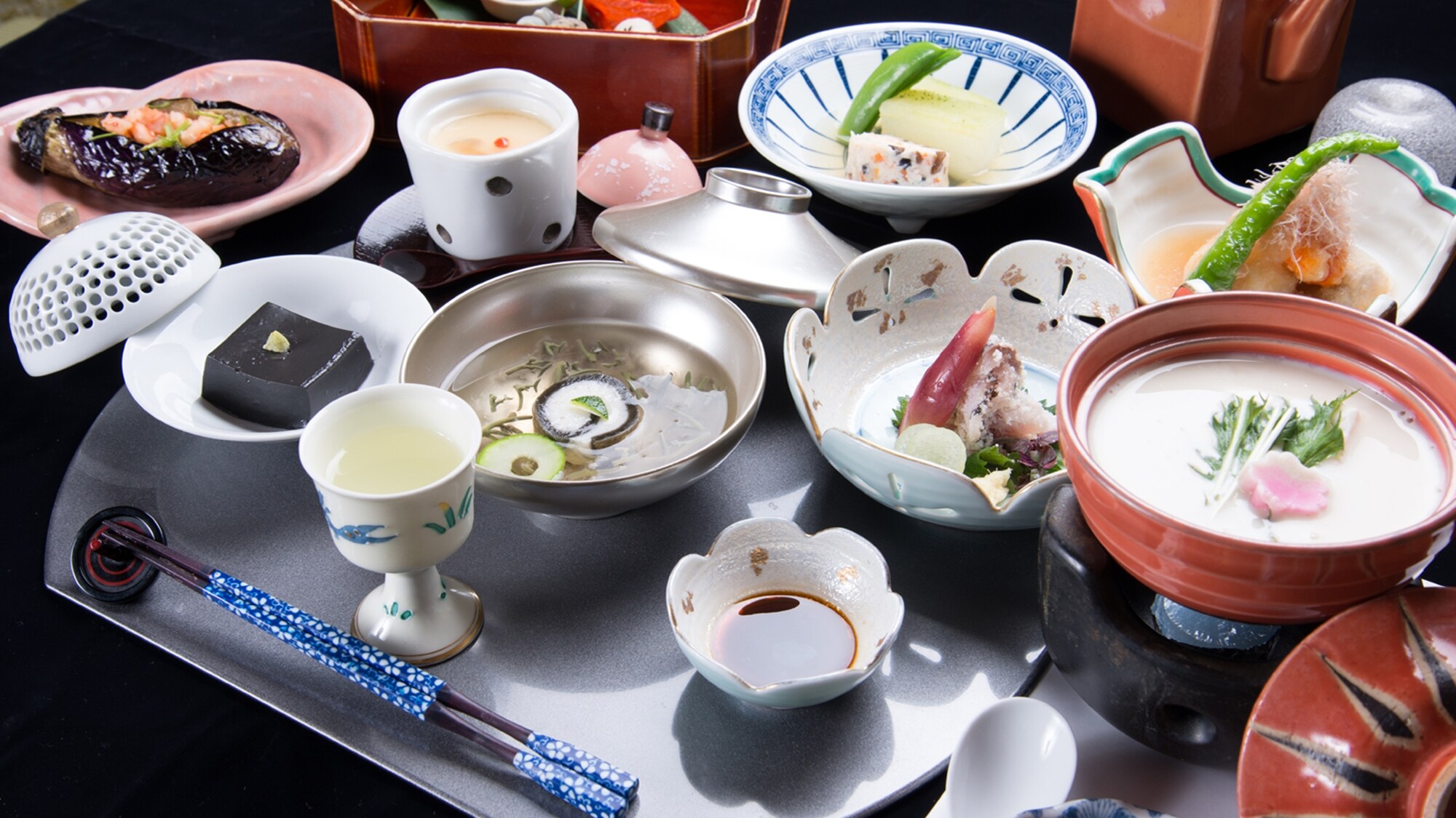 * Supper example / Please enjoy the heartfelt Kyoto-style tea kaiseki cuisine that is particular about seasonal ingredients.