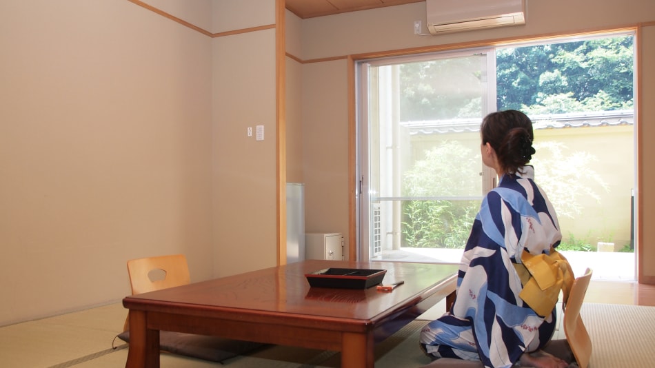 Japanese-style room