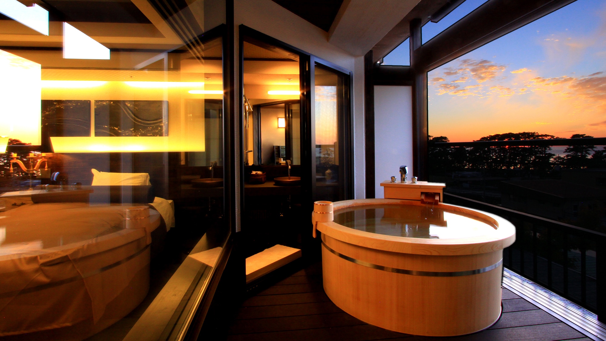 Japanese-style bed room with open-air bath "Shion/Suiren"