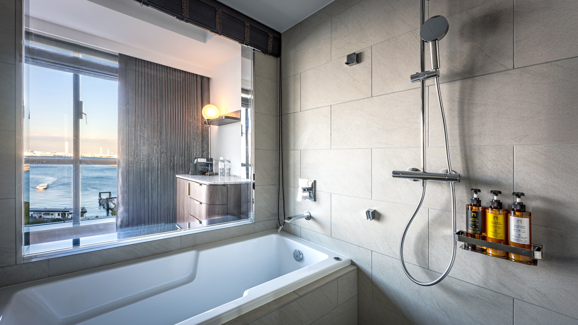 Luxe King bathroom (example)