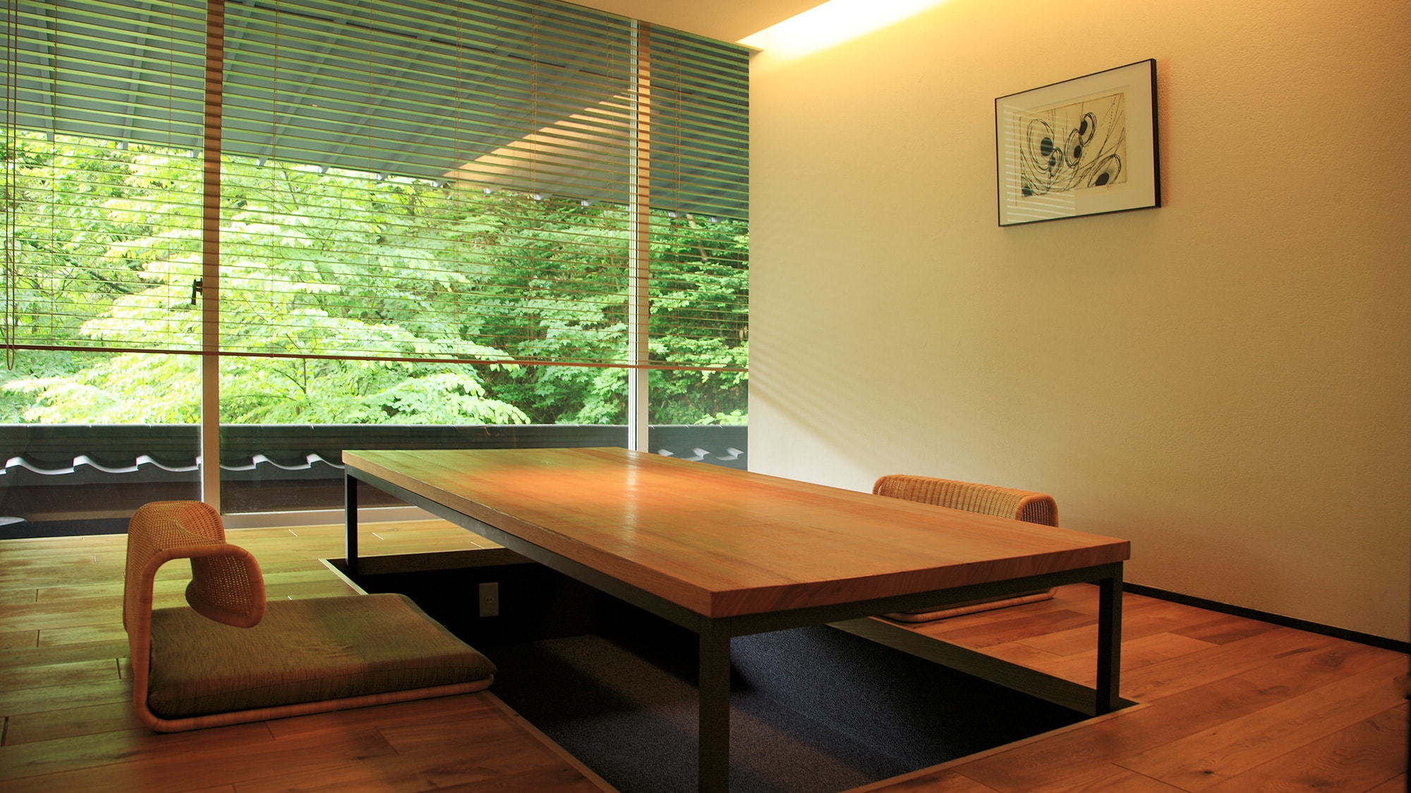 [Private dining room] A room with a sunken kotatsu table that gives a sense of comfort. Even those with bad legs can relax here.
