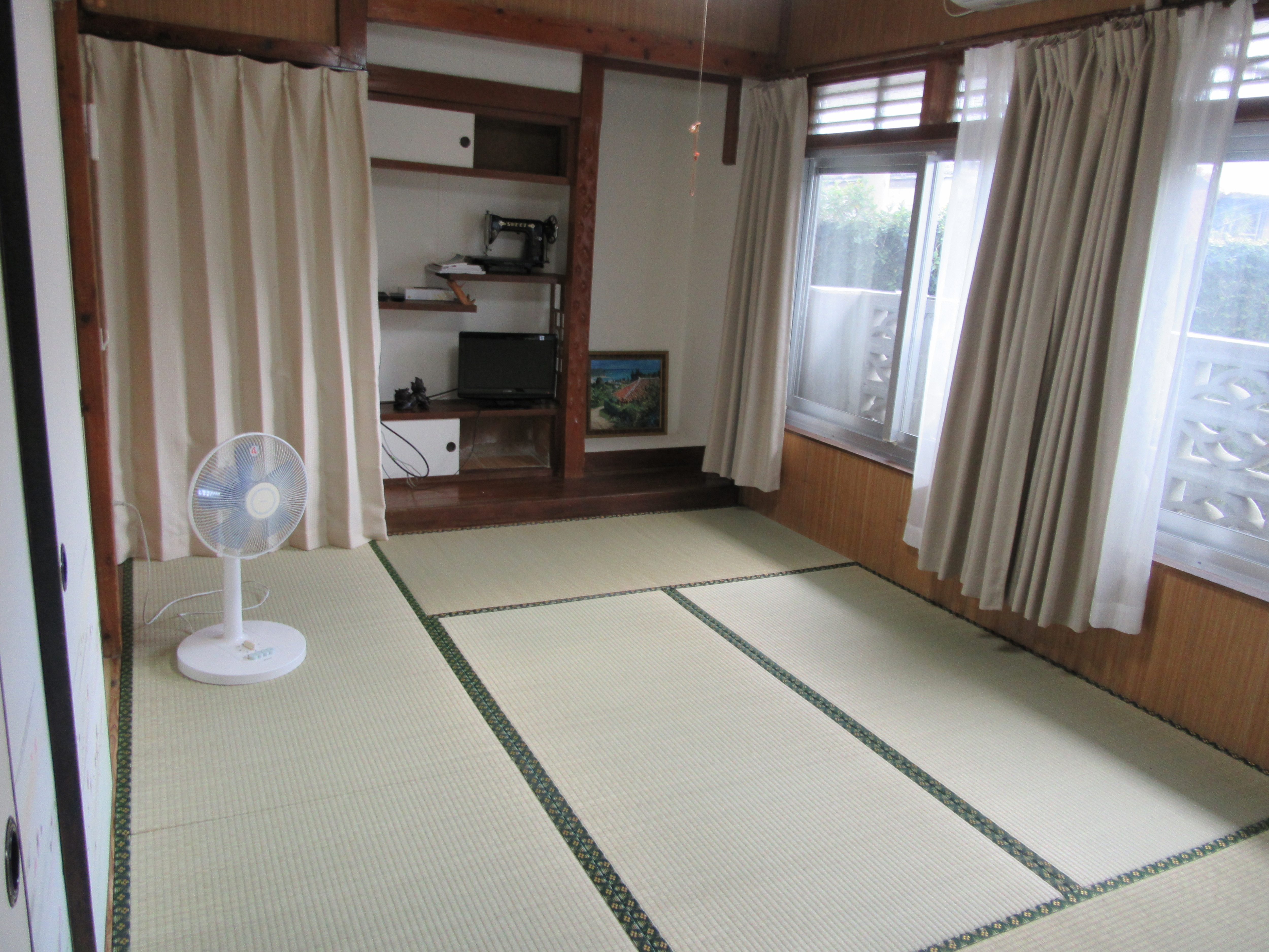 Japanese-style room