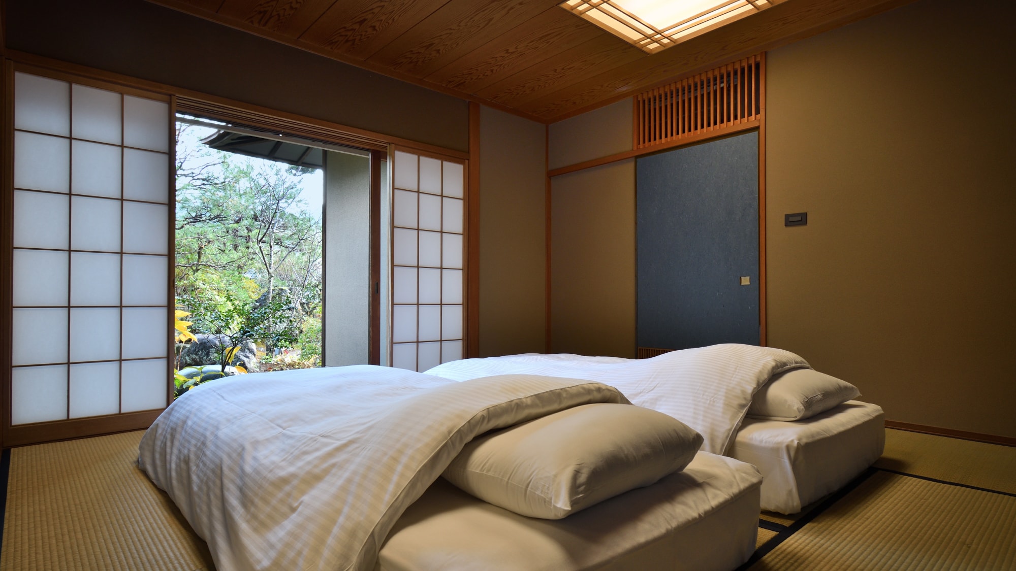Japanese style room with semi-open-air bath [Uji]