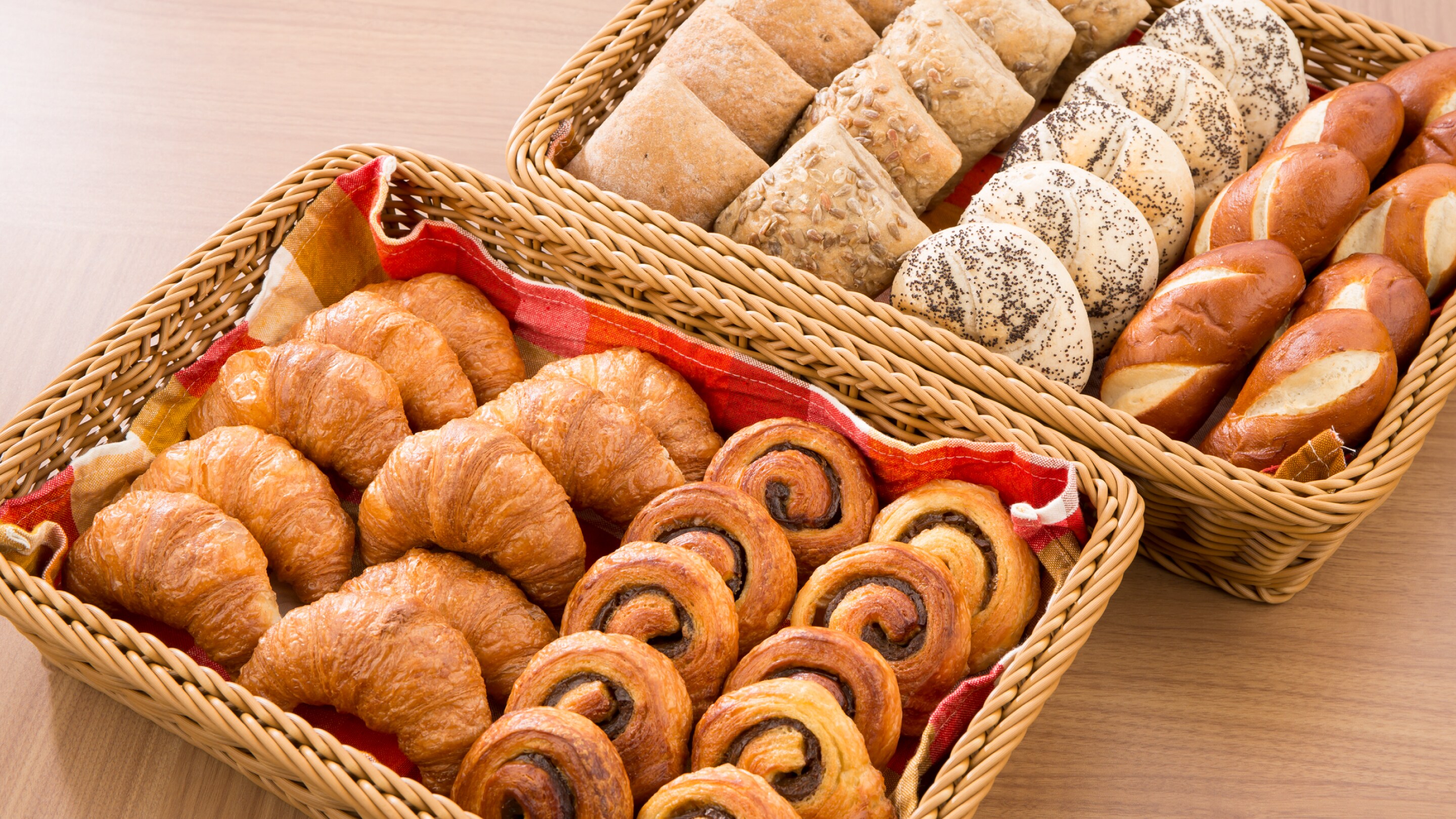 Nhà hàng phục vụ bữa sáng của chúng tôi cung cấp nhiều loại bánh mì khác nhau mỗi ngày.