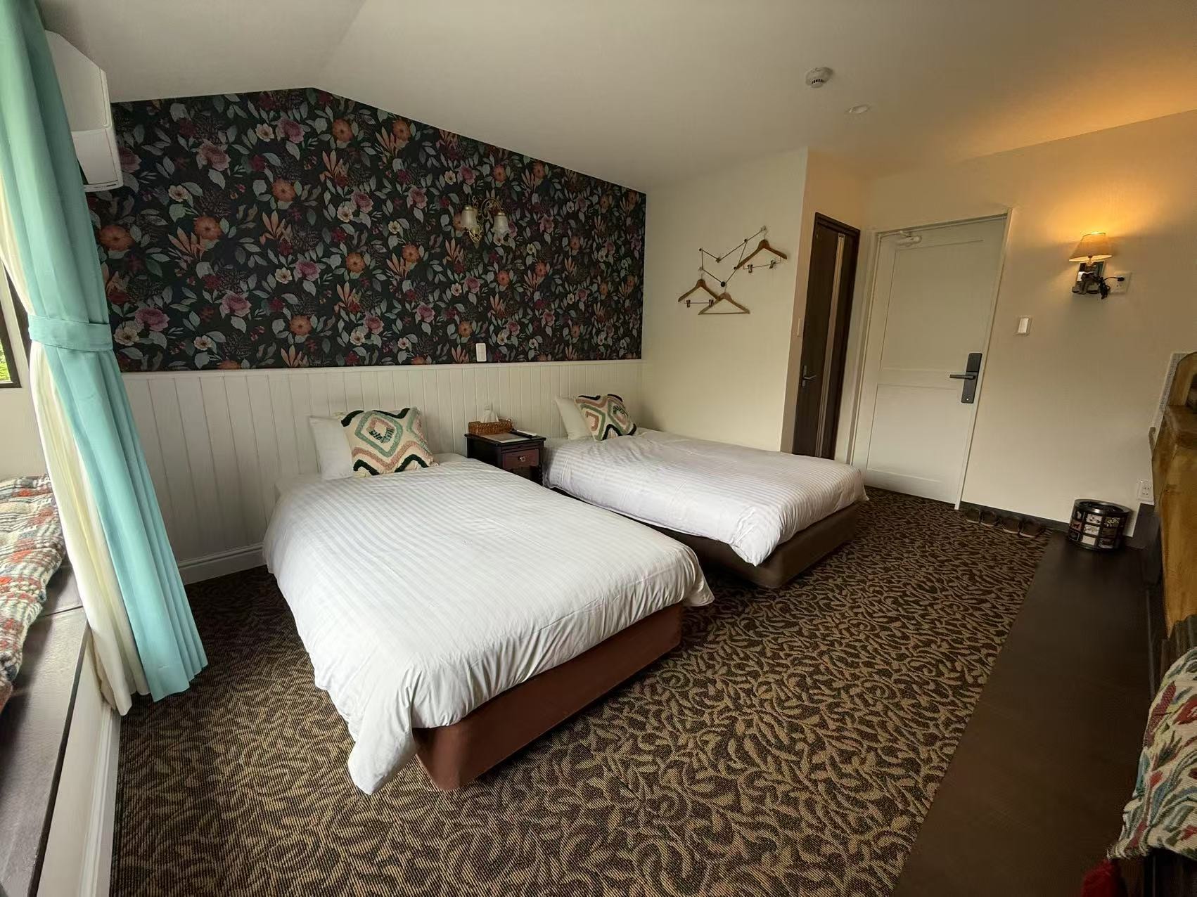 Standard Twin Room 203