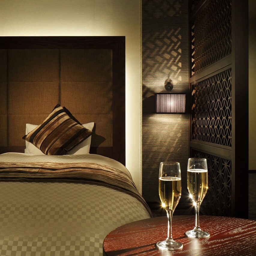 □ Western-style room