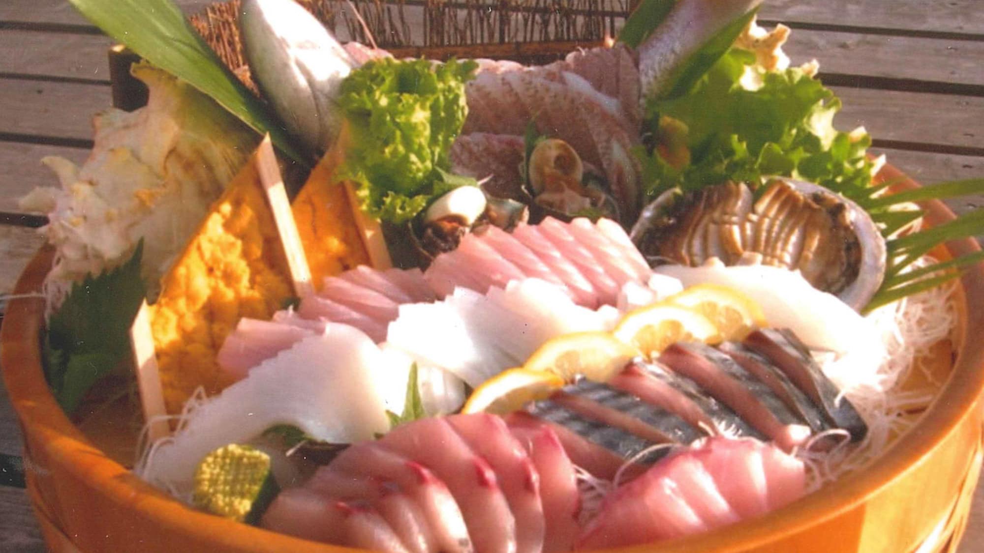 ★For an additional 3,000 yen per person, a boat-shaped platter will be included (advance reservation required)
