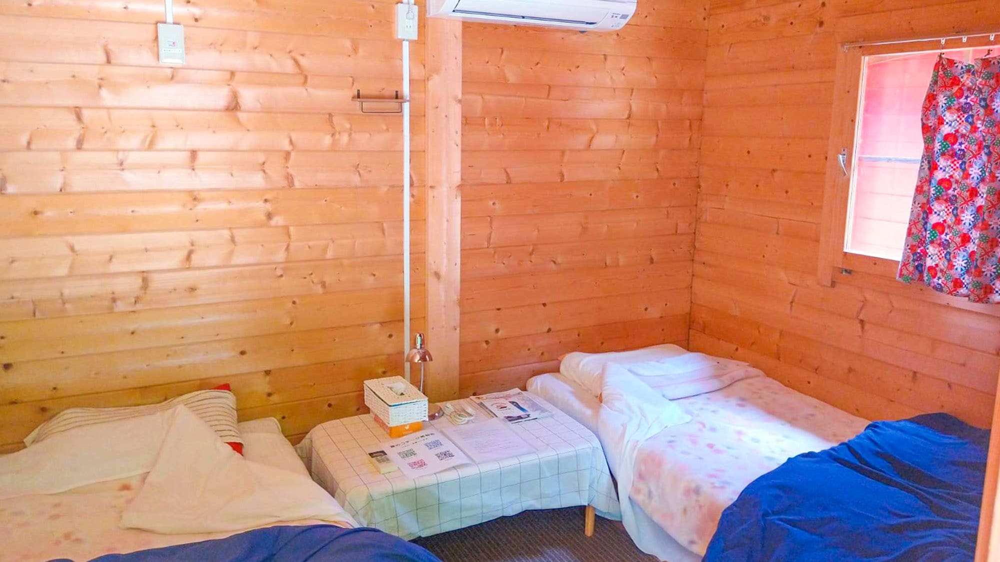 ・[雙床房] 在舒適的空間內放鬆身心。享受在大自然環繞的小屋中寧靜的休息。
