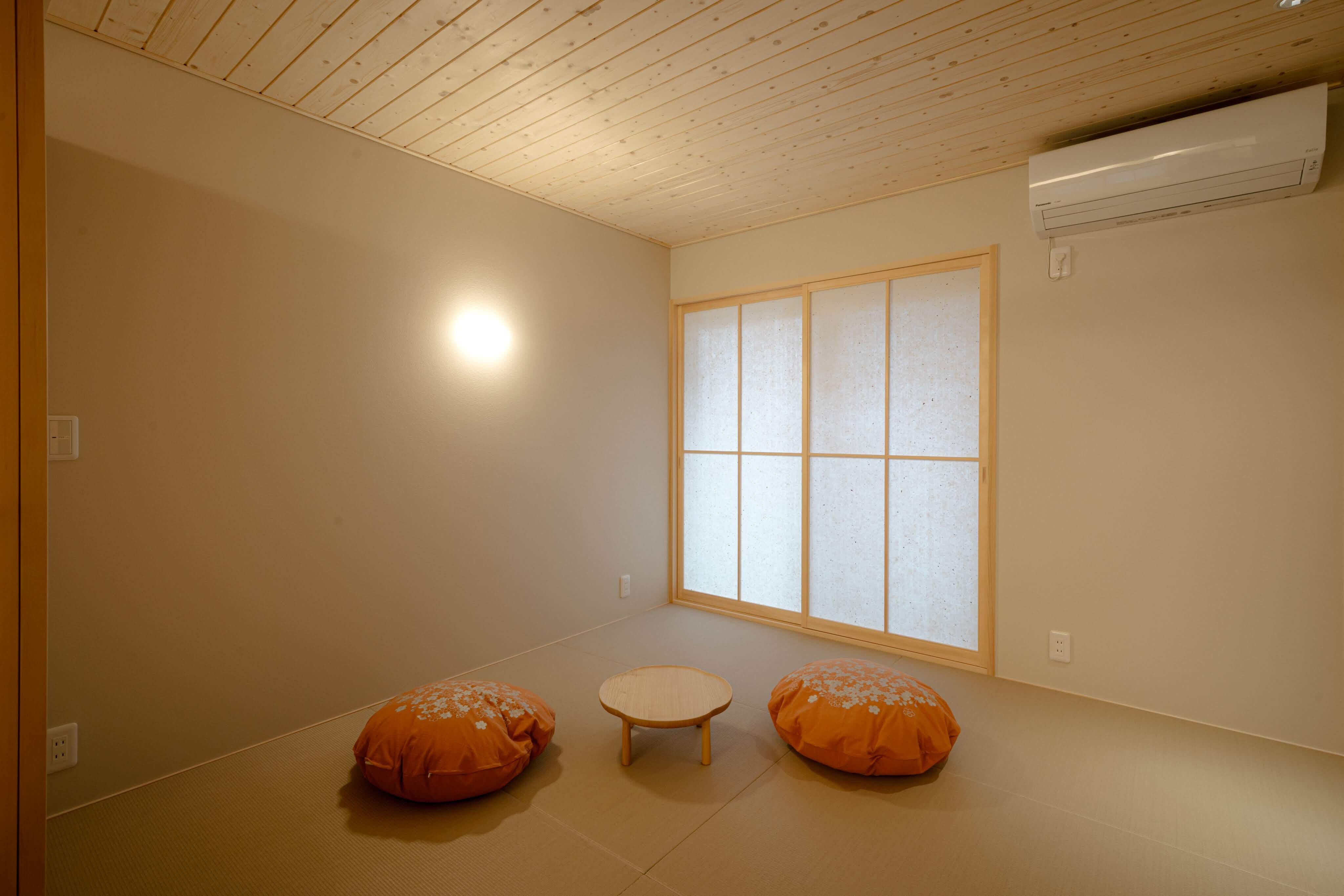 Deluxe 6-Bed Room