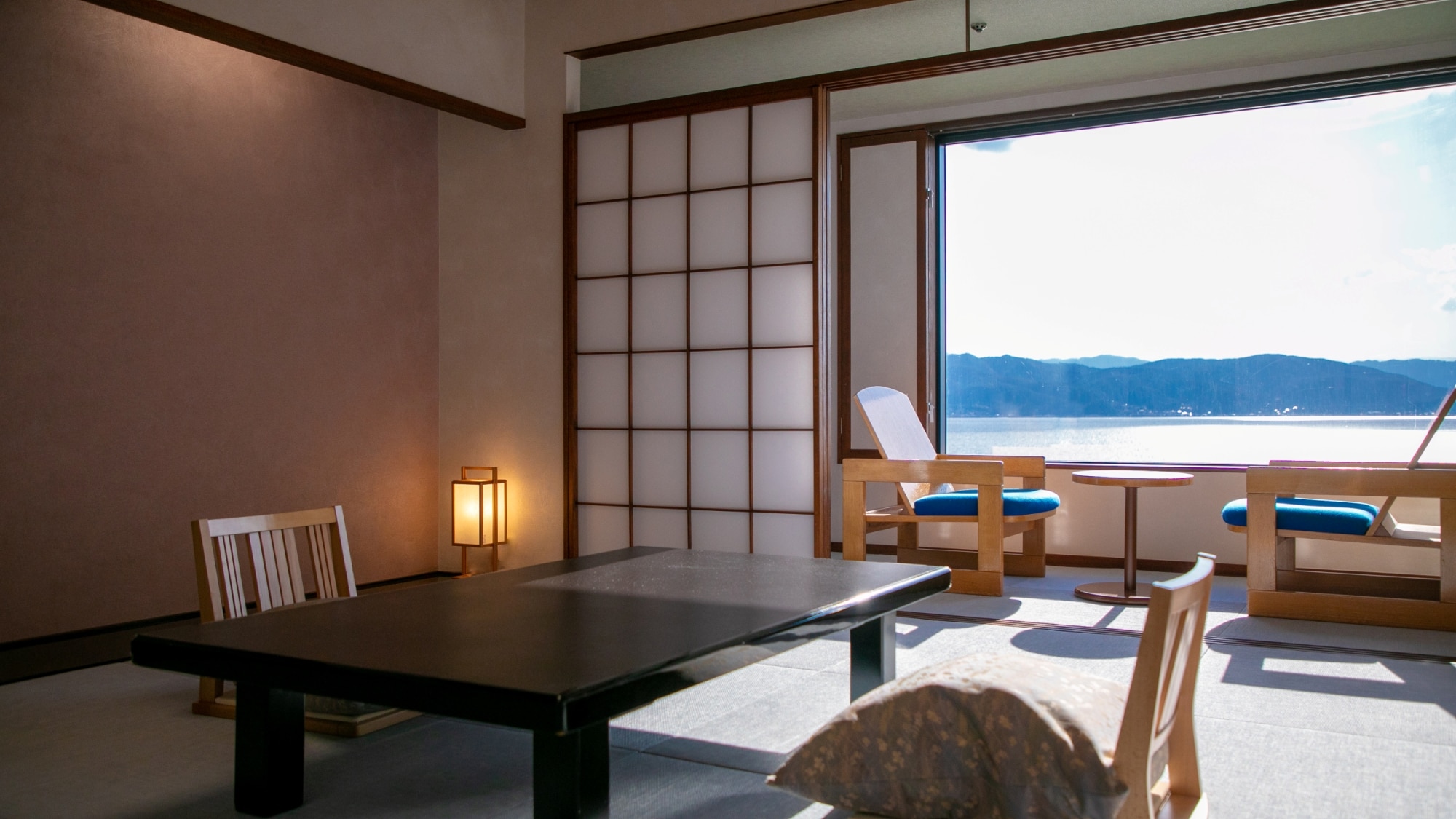 << Lake side >> General guest room Japanese-style room 10 tatami mats / non-smoking (7th floor)
