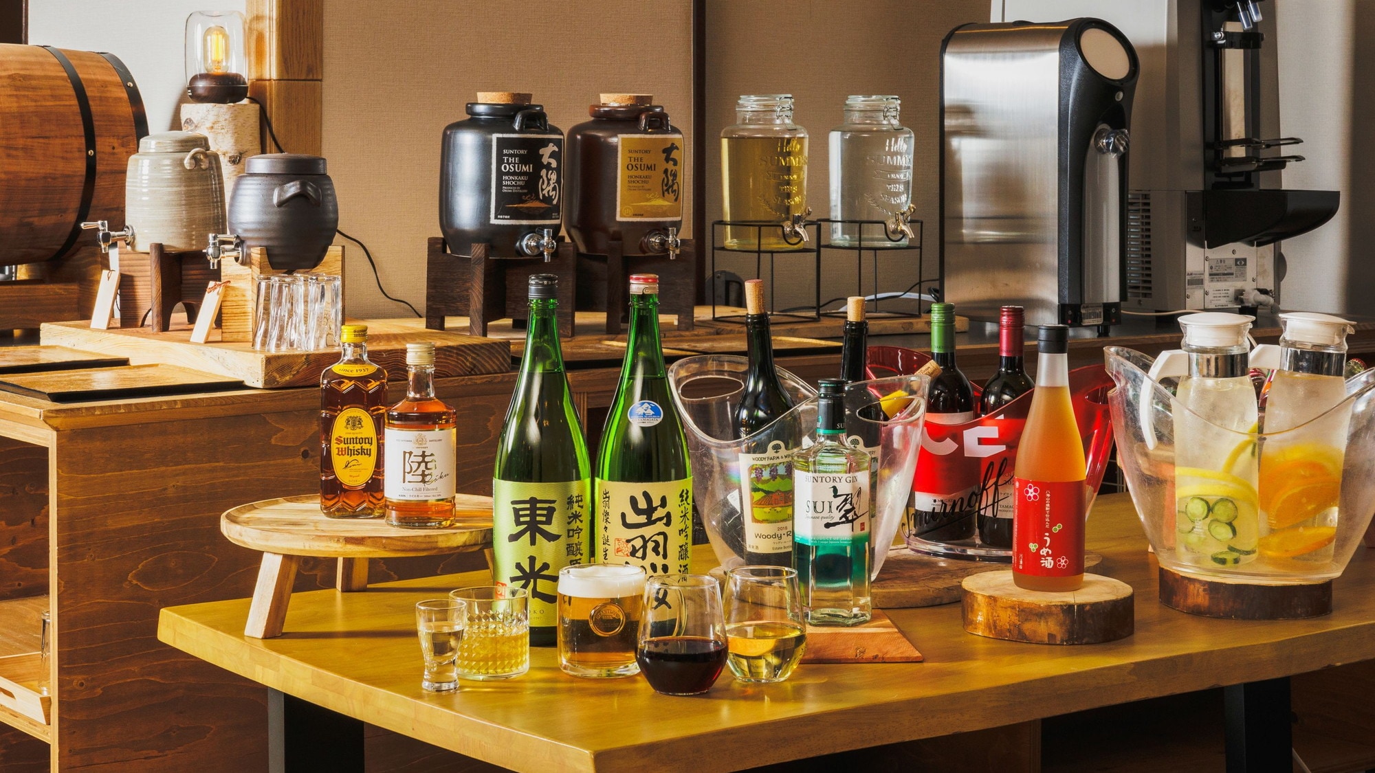 [Drinks inclusive] Complimentary drinks are available during dinner.