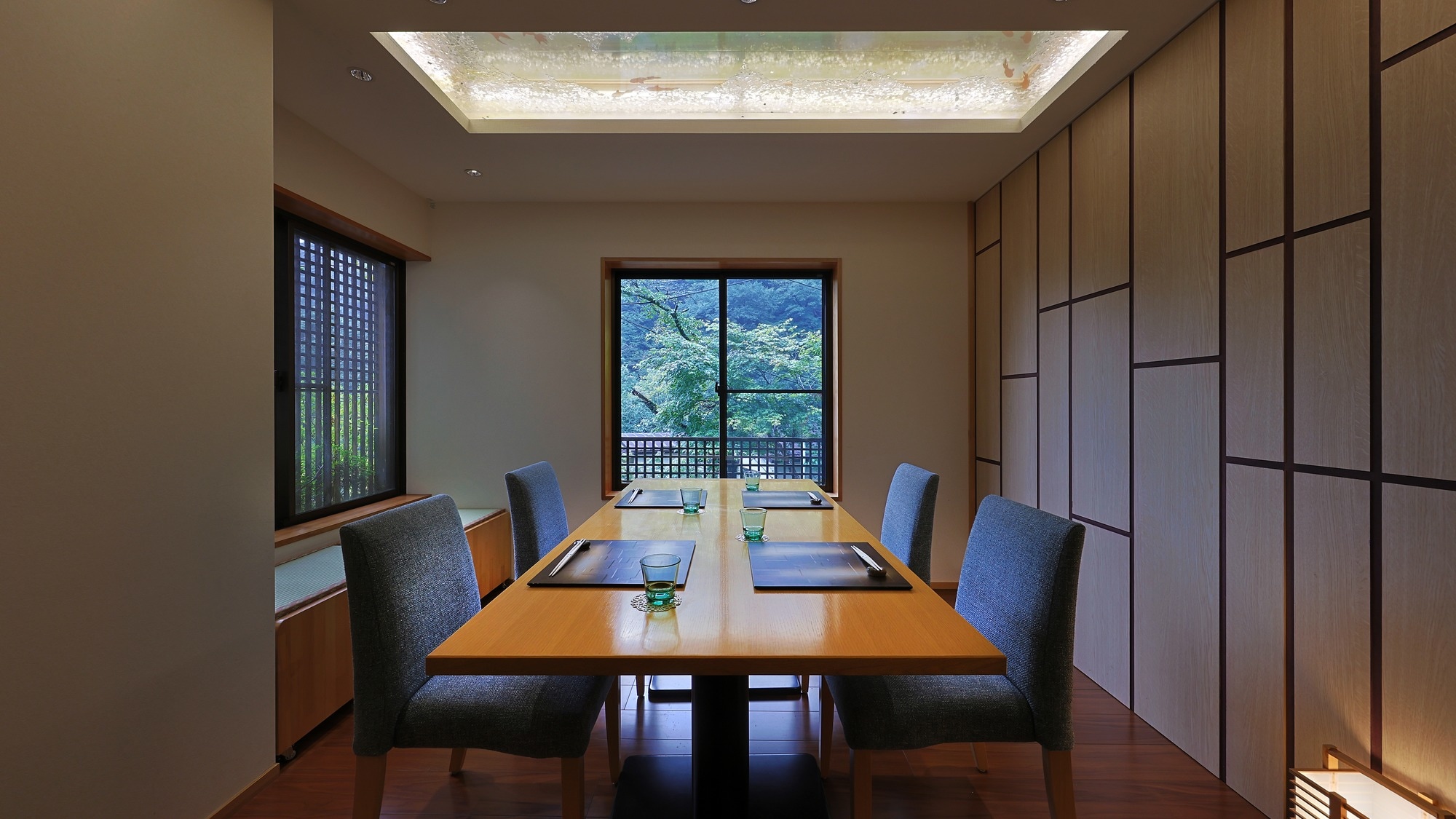 Private dining rooms: "Man," "Nen," and "Matsu"