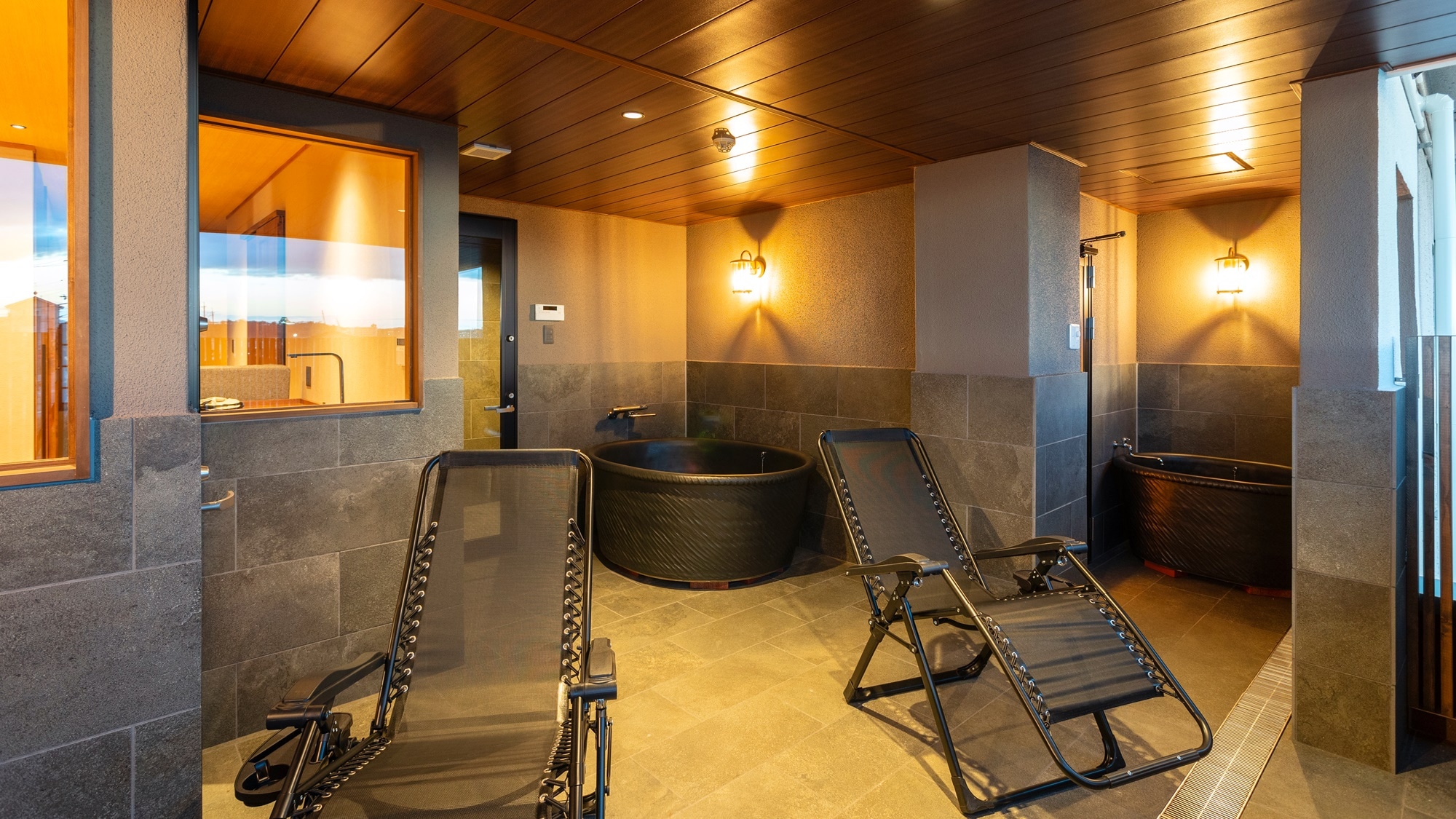 *After the sauna, sit back on a deck chair and enjoy a relaxing time gazing at Lake Biwa.
