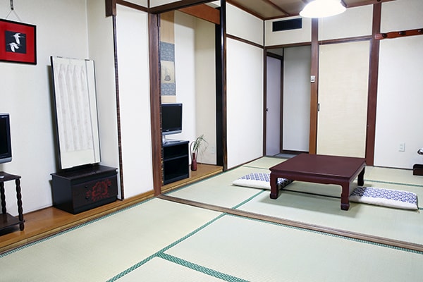 Japanese-style room (9 tatami mats) ①