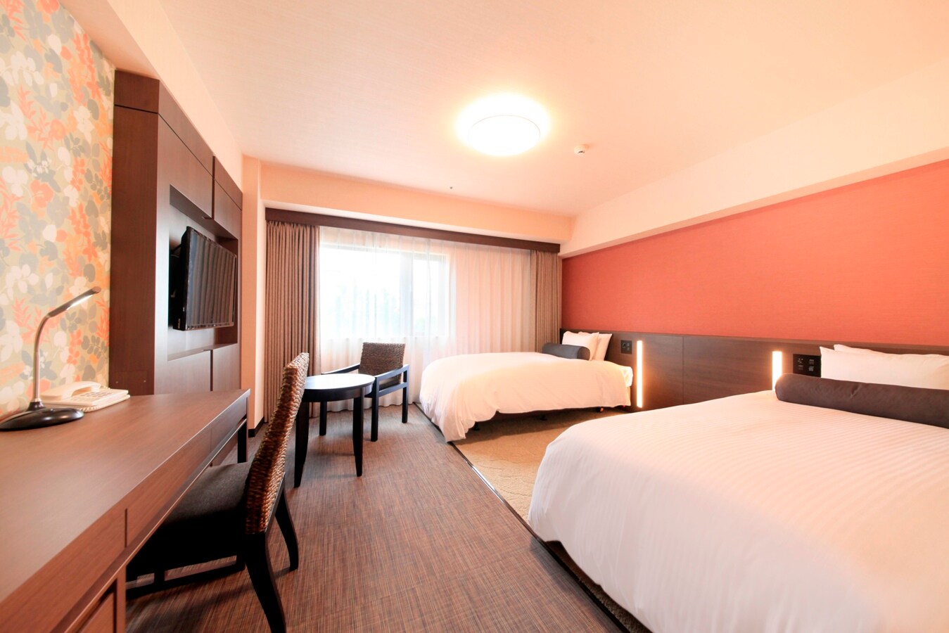 universal twin room